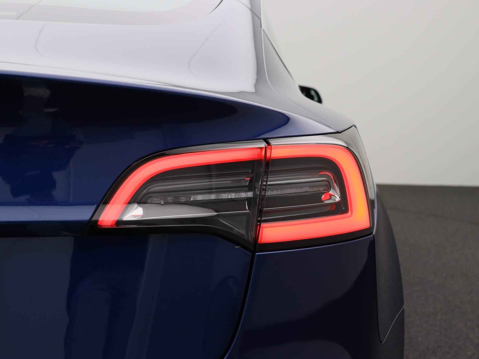 Tesla Model 3 Standard RWD Plus 60 kWh Aut. | Leder | Navigatie | ECC | Camera | PDC | LMV | LED | DAB | Apple carplay | 4x nieuwe banden - 27/33