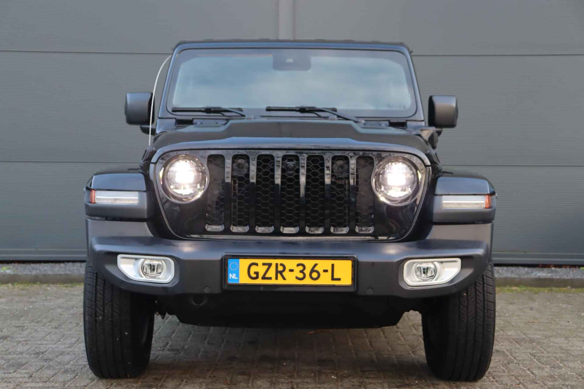 Jeep Wrangler Unlimited 4xe 380 Sahara / Carplay / Winterpakket / Camera / - 2/37