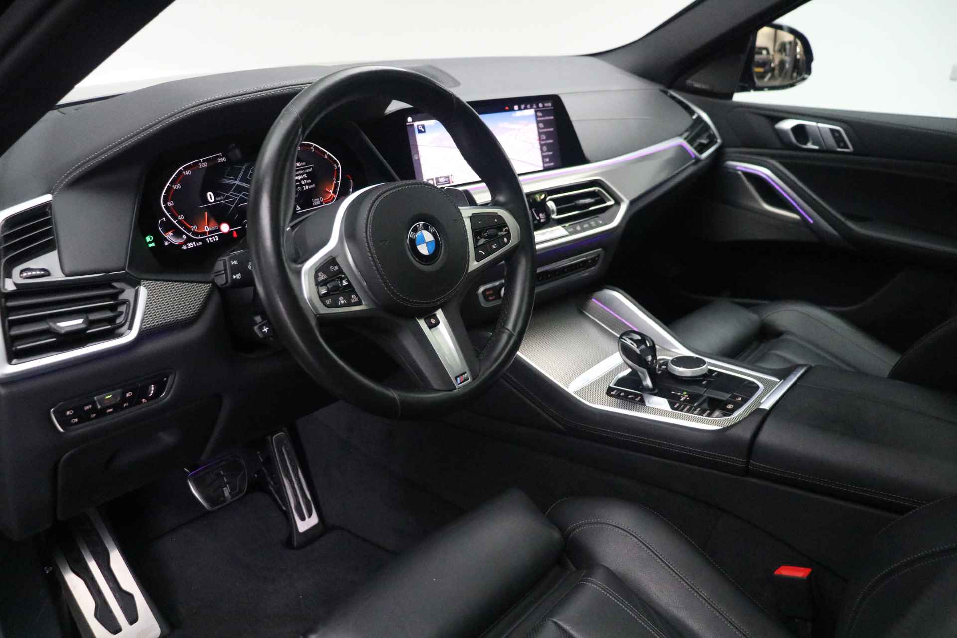 BMW X6 xDrive40i High Executive M Sport Automaat / Panoramadak / Trekhaak / Sportstoelen / Laserlicht / Head-Up / Adaptief M onderstel / Live Cockpit Professional / Parking Assistant Plus - 8/23