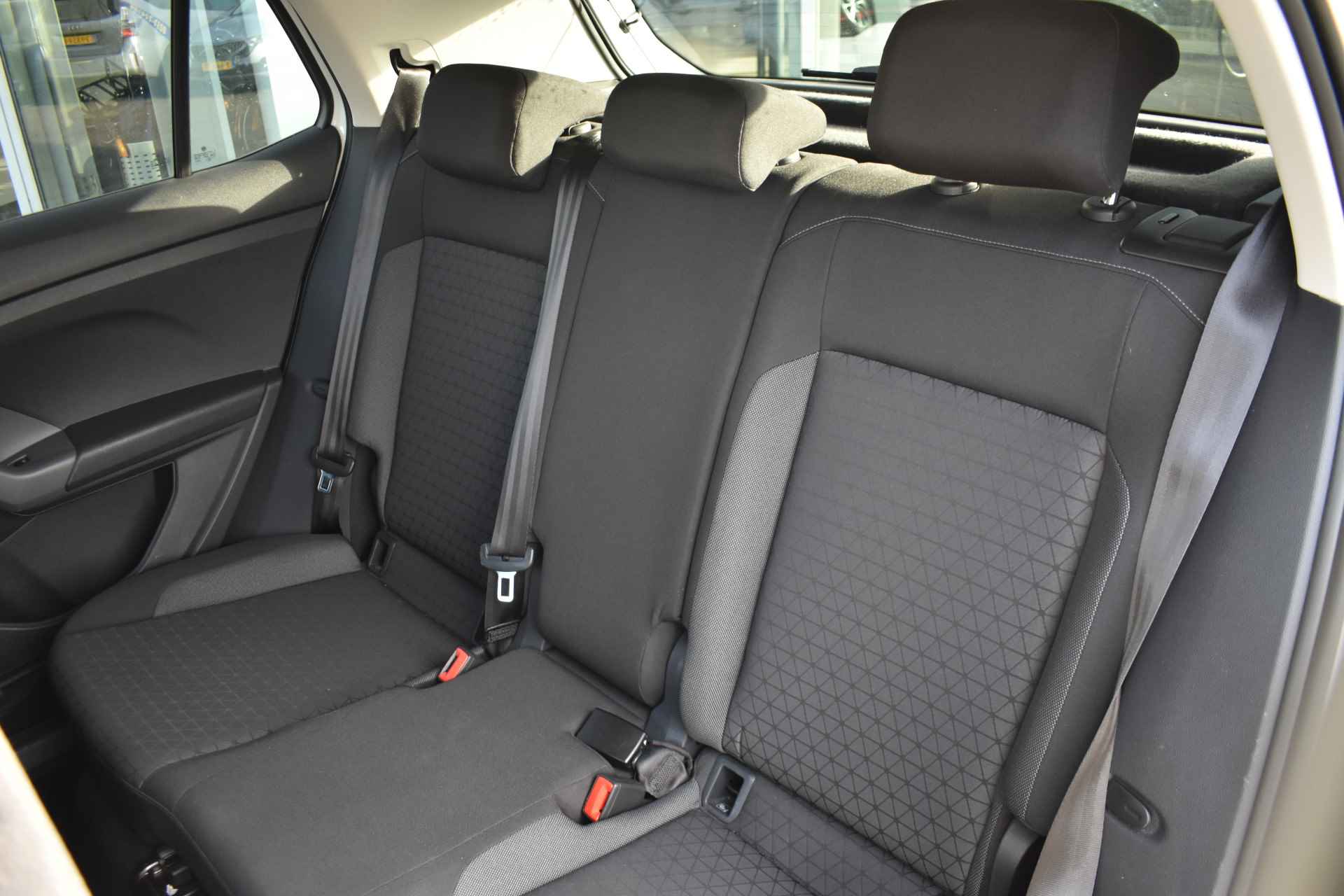 Volkswagen T-Cross 1.0 TSI 95PK Life | AIRCO | NAVI BY APP | TREKHAAK | ADAPT. CRUISE | 16 INCH - 27/36