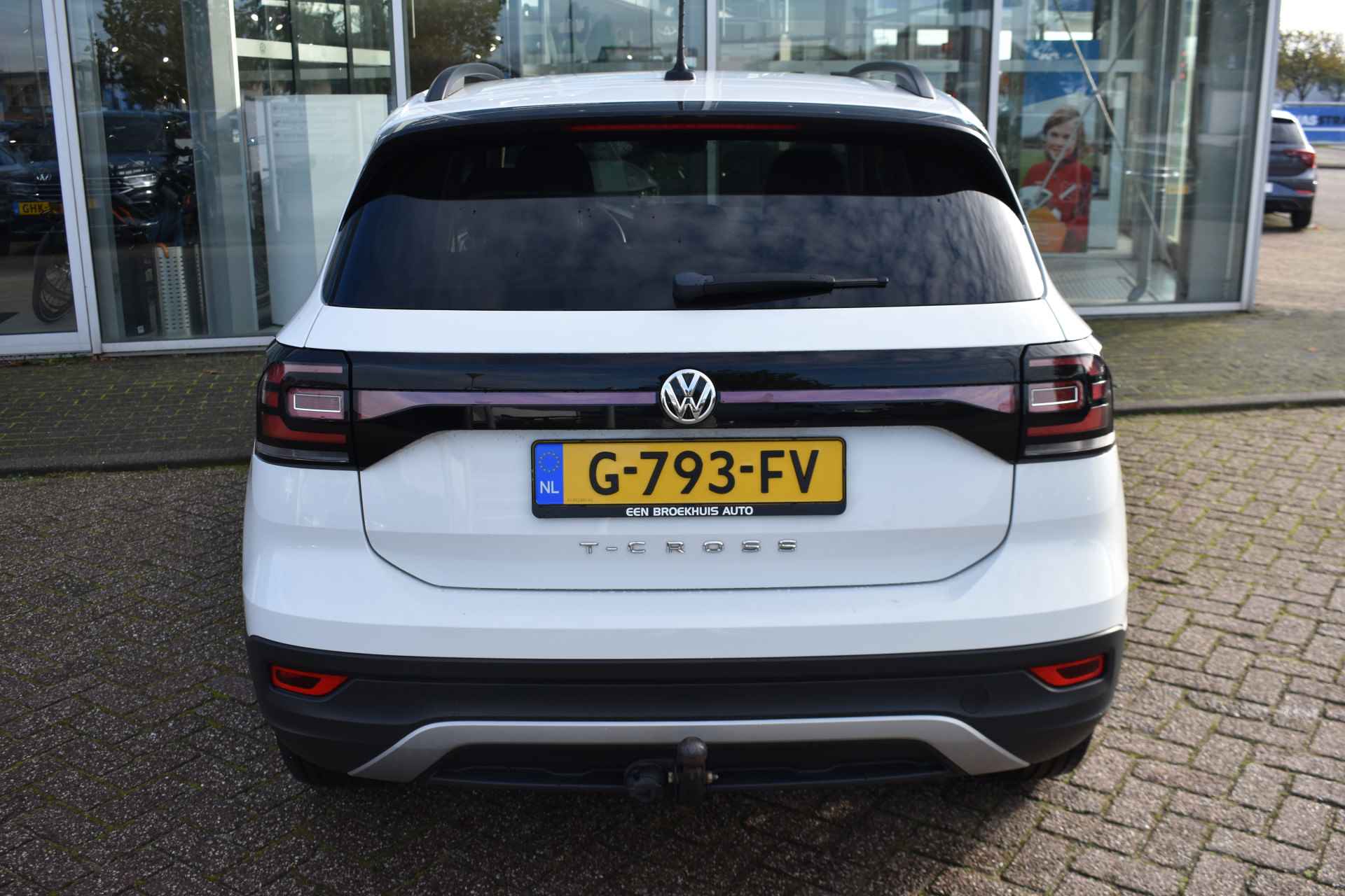 Volkswagen T-Cross 1.0 TSI 95PK Life | AIRCO | NAVI BY APP | TREKHAAK | ADAPT. CRUISE | 16 INCH - 32/36