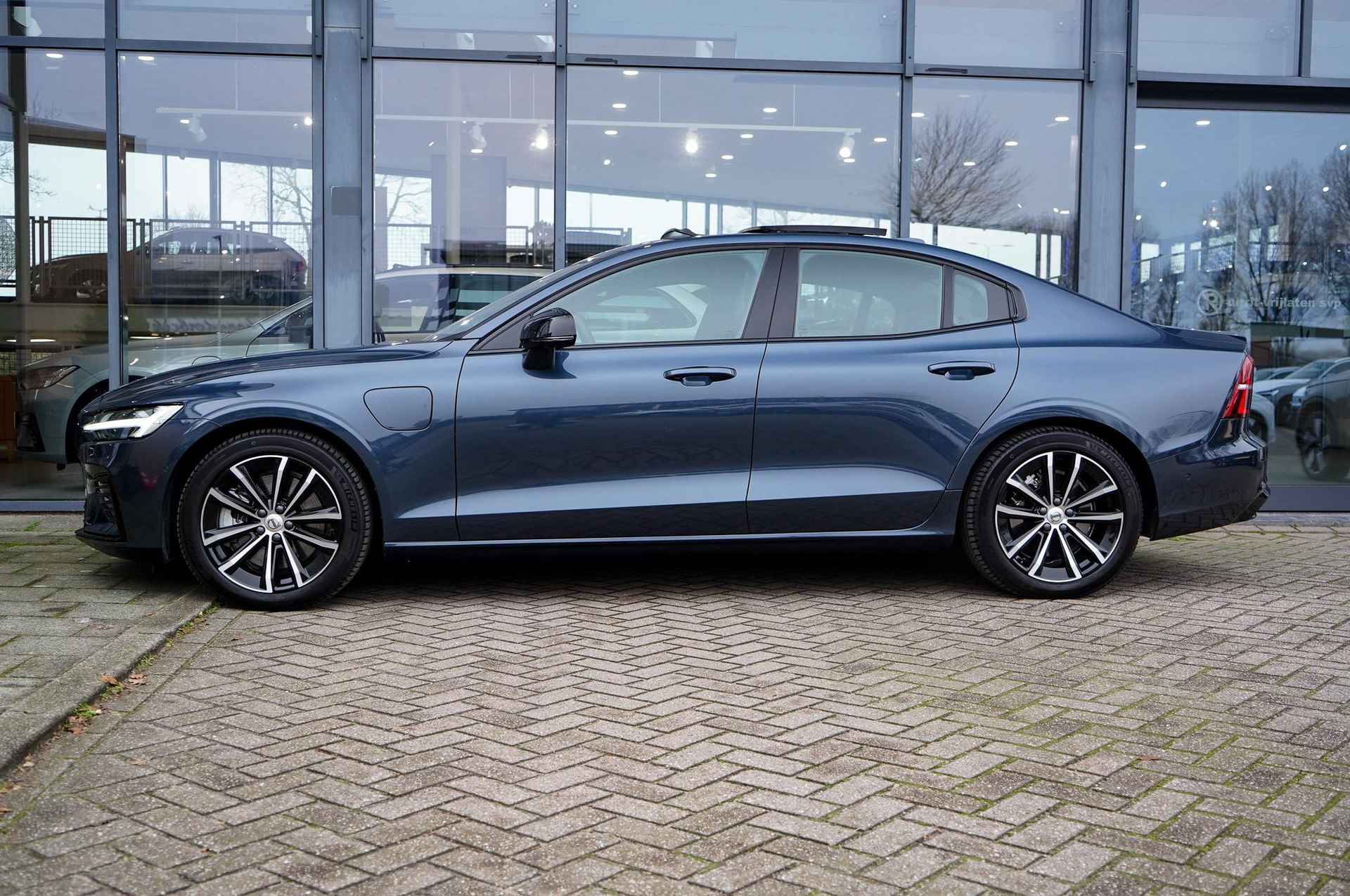 Volvo S60 2.0 Recharge T6 AWD Ultimate Dark Bowers & Wilkins | Adaptieve Cruise Control | Google Infotainment | Panoramadak - 3/26