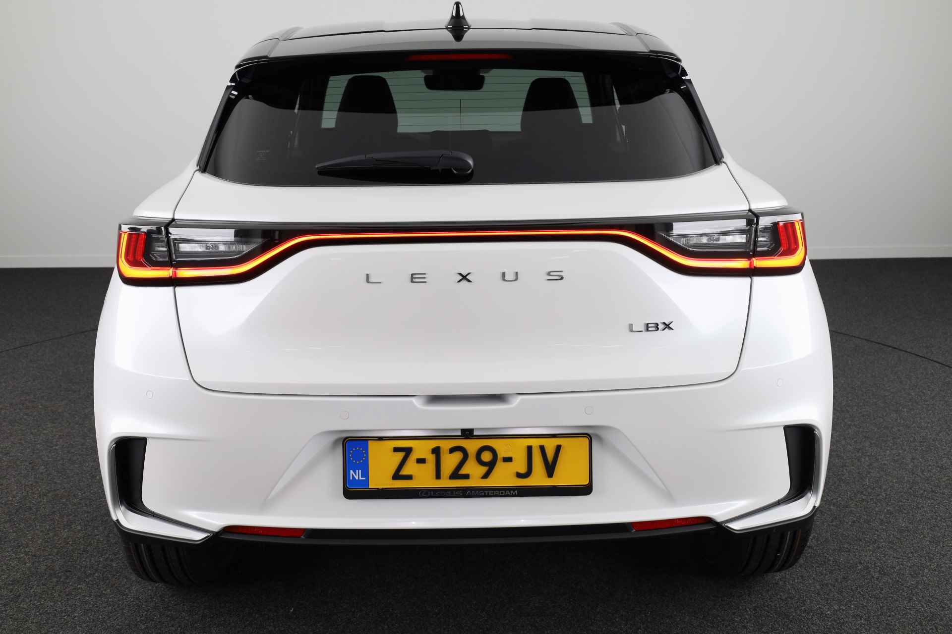 Lexus LBX Emotion 2WD *DEMO* | Tech Pack | Navigatie | - 28/42