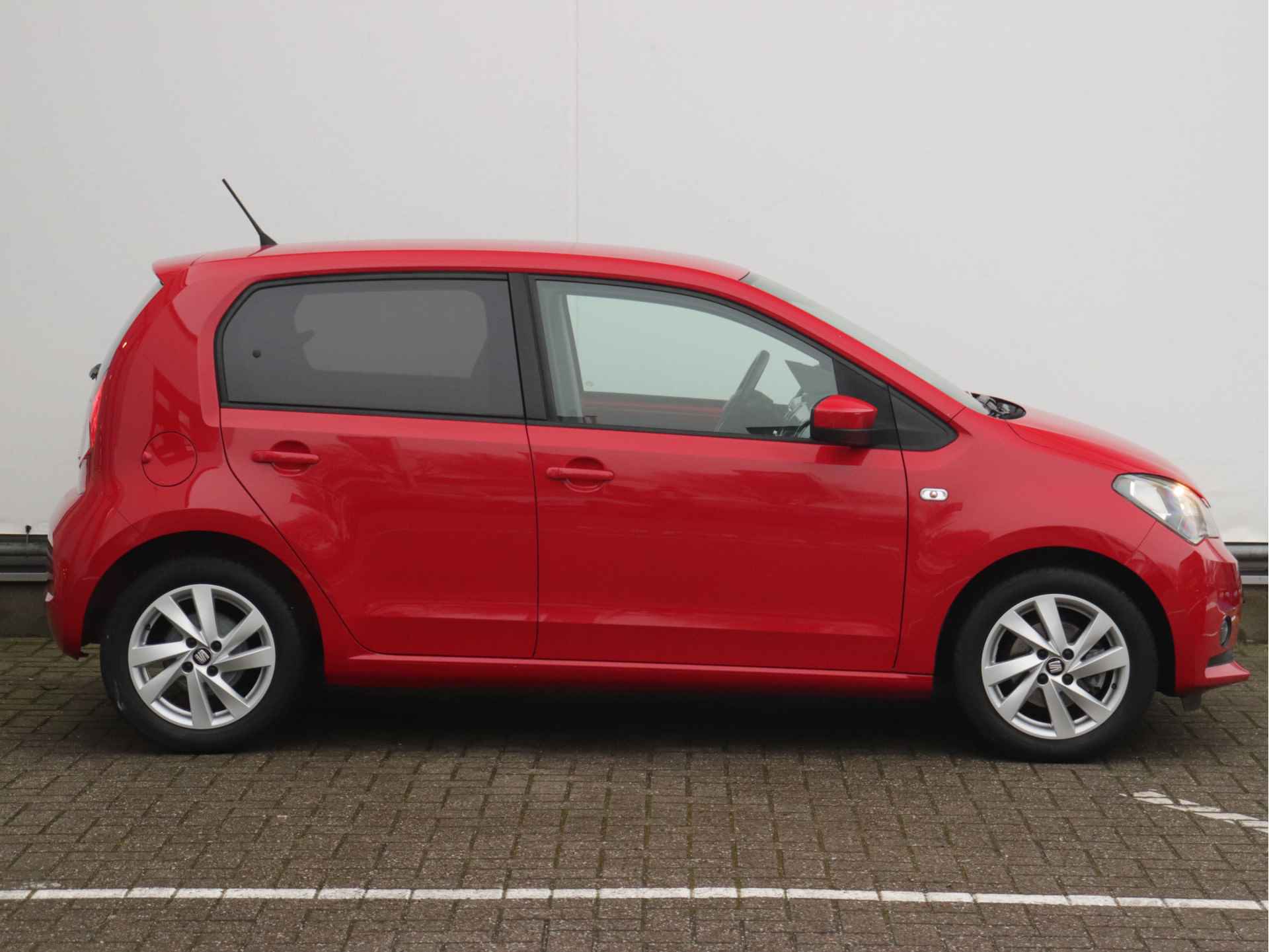 SEAT Mii 1.0 60pk Sport Connect | Cruise Control | Parkeersensoren Achter | Airco | LM Velgen | - 2/30