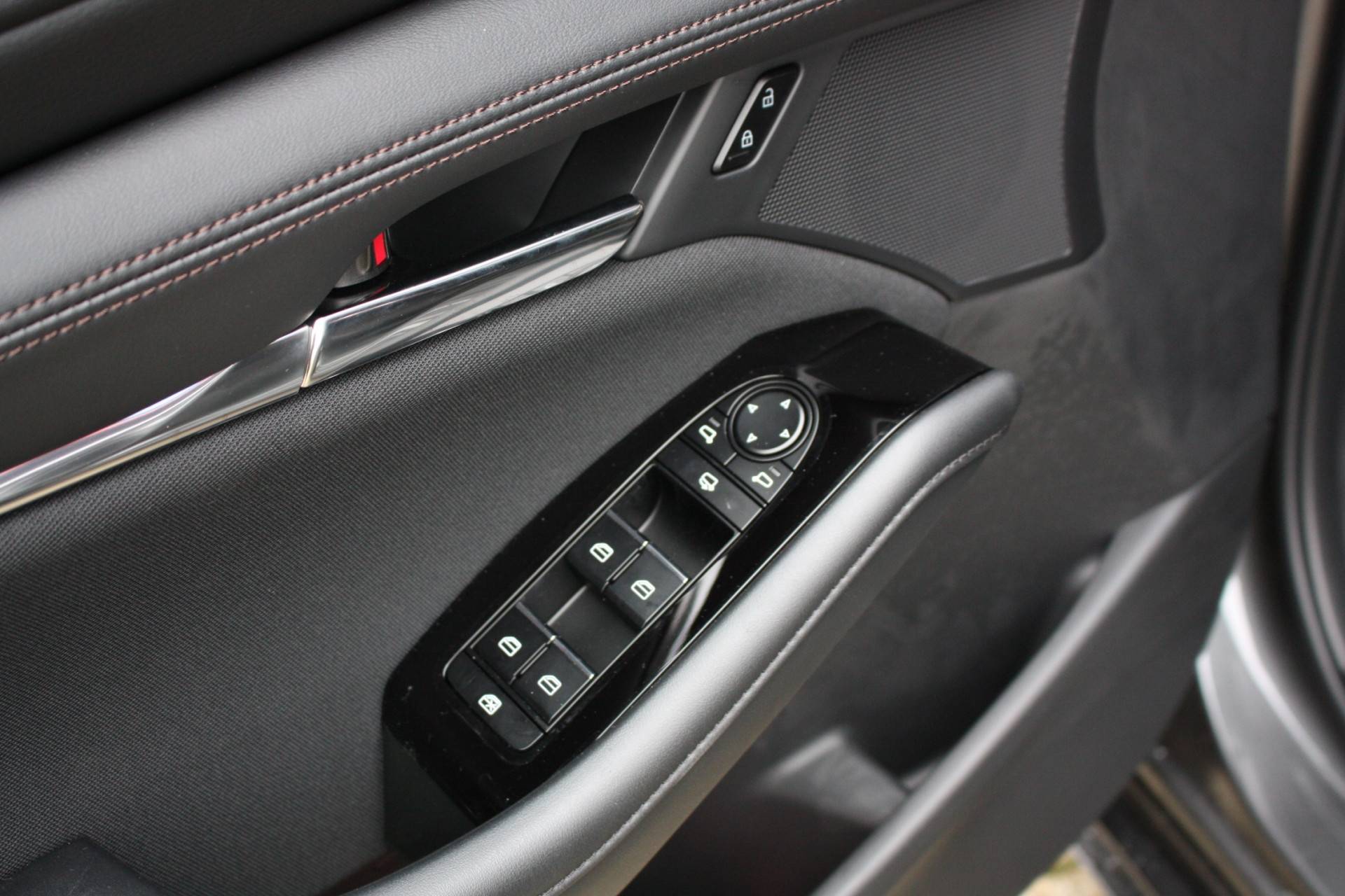 Mazda 3 2.0 e-SkyActiv-G 122 | Stoel- Stuurverwarming | Apple carplay/ Android auto | DAB | LED | HUD | - 37/45