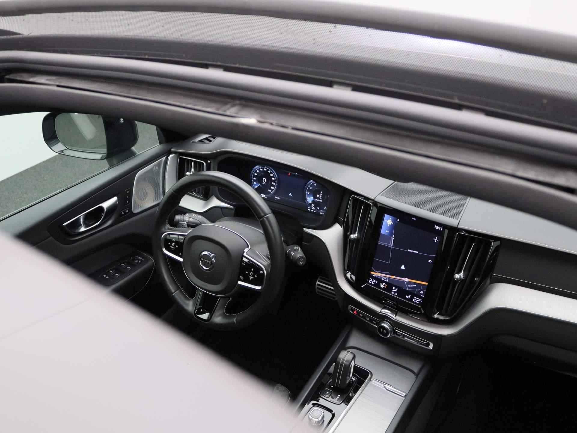 Volvo XC60 2.0 T8 Twin Engine AWD Polestar Engineered | BOWERS & WILKINS | STOEL/STUUR VERWARMING | 360 CAMERA | ELEKTRISCHE BESTUURDERSSTOEL MET GEHEUGEN | CLIMATE CONTROL | HALF LEDER | ELEKTRISCHE ACHTERKLEP | - 40/50