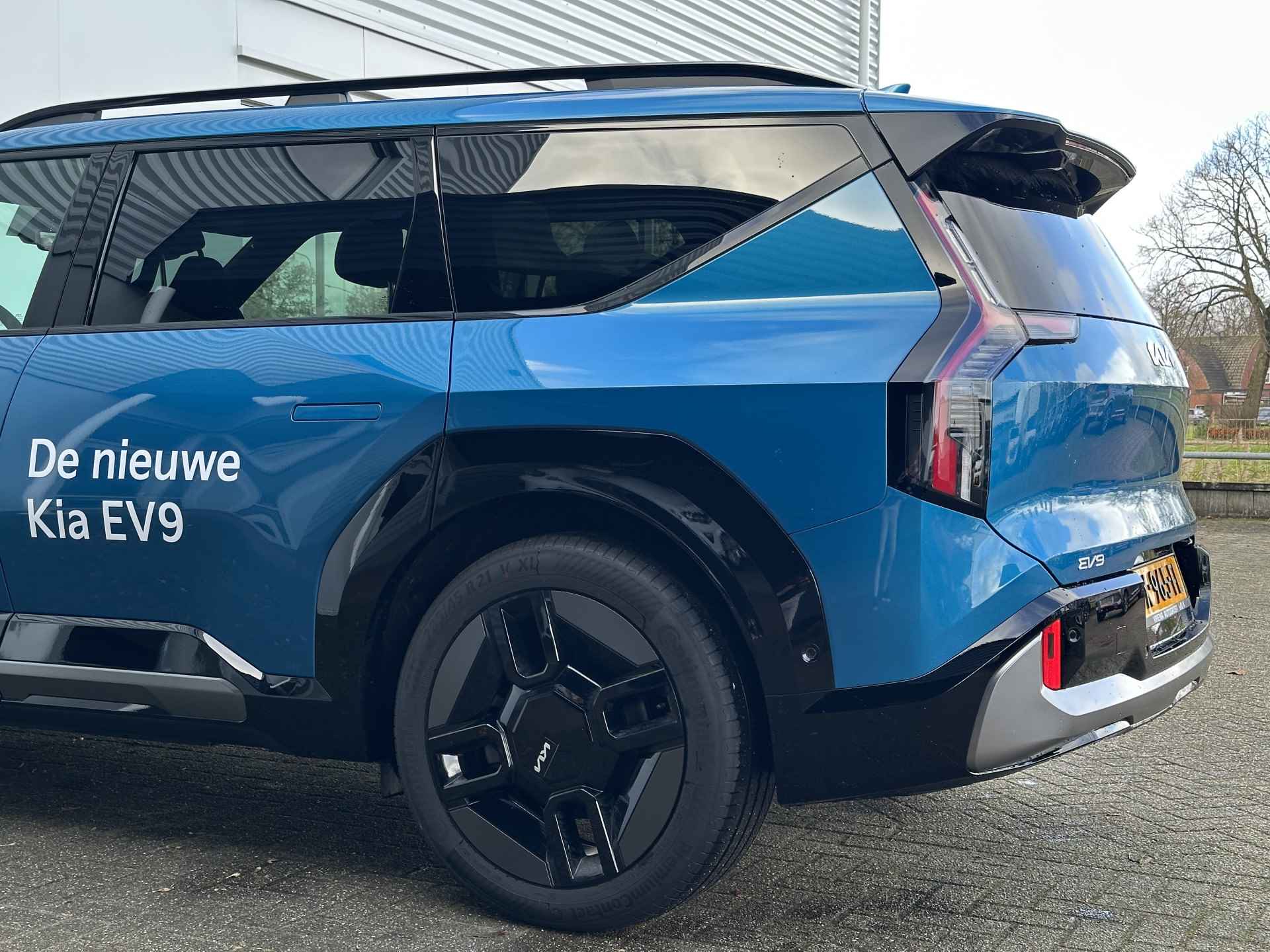 Kia EV9 Launch Edition GT-Line AWD 100 kWh - Uit voorraad leverbaar - Navigatiesysteem 12,3 inch scherm - Batterijverwarming - Digitale Key - Head-up display - Bi-directioneel laden & Slimladen (V2G/V2H) - Fabrieksgarantie Tot 2030 - 14/63