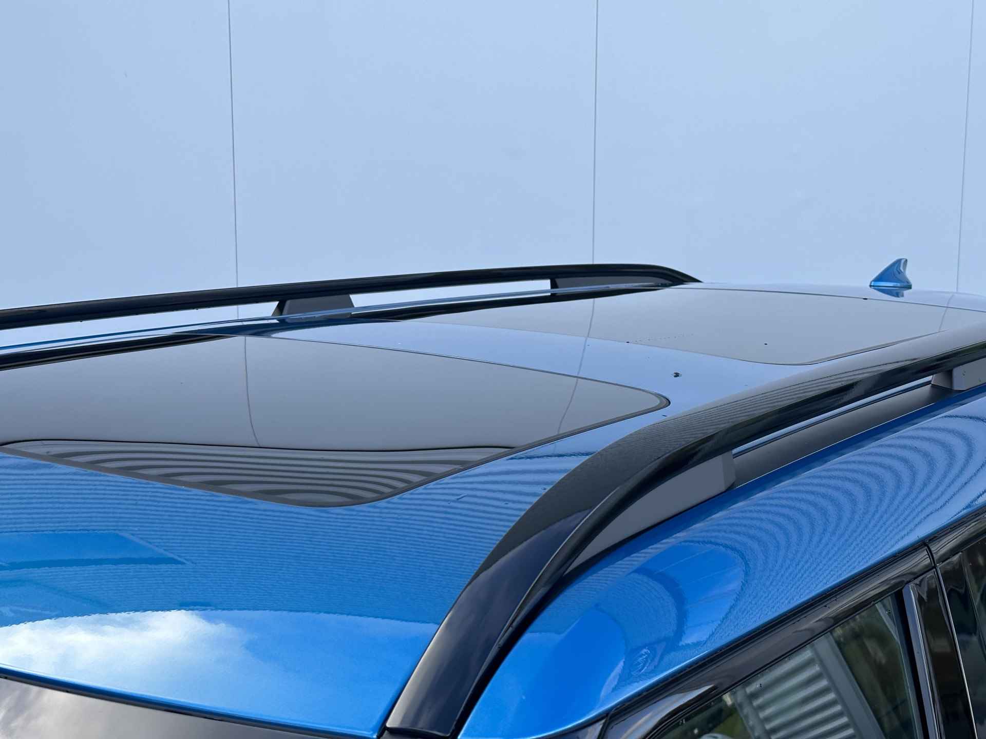 Kia EV9 Launch Edition GT-Line AWD 100 kWh - Uit voorraad leverbaar - Navigatiesysteem 12,3 inch scherm - Batterijverwarming - Digitale Key - Head-up display - Bi-directioneel laden & Slimladen (V2G/V2H) - Fabrieksgarantie Tot 2030 - 18/63
