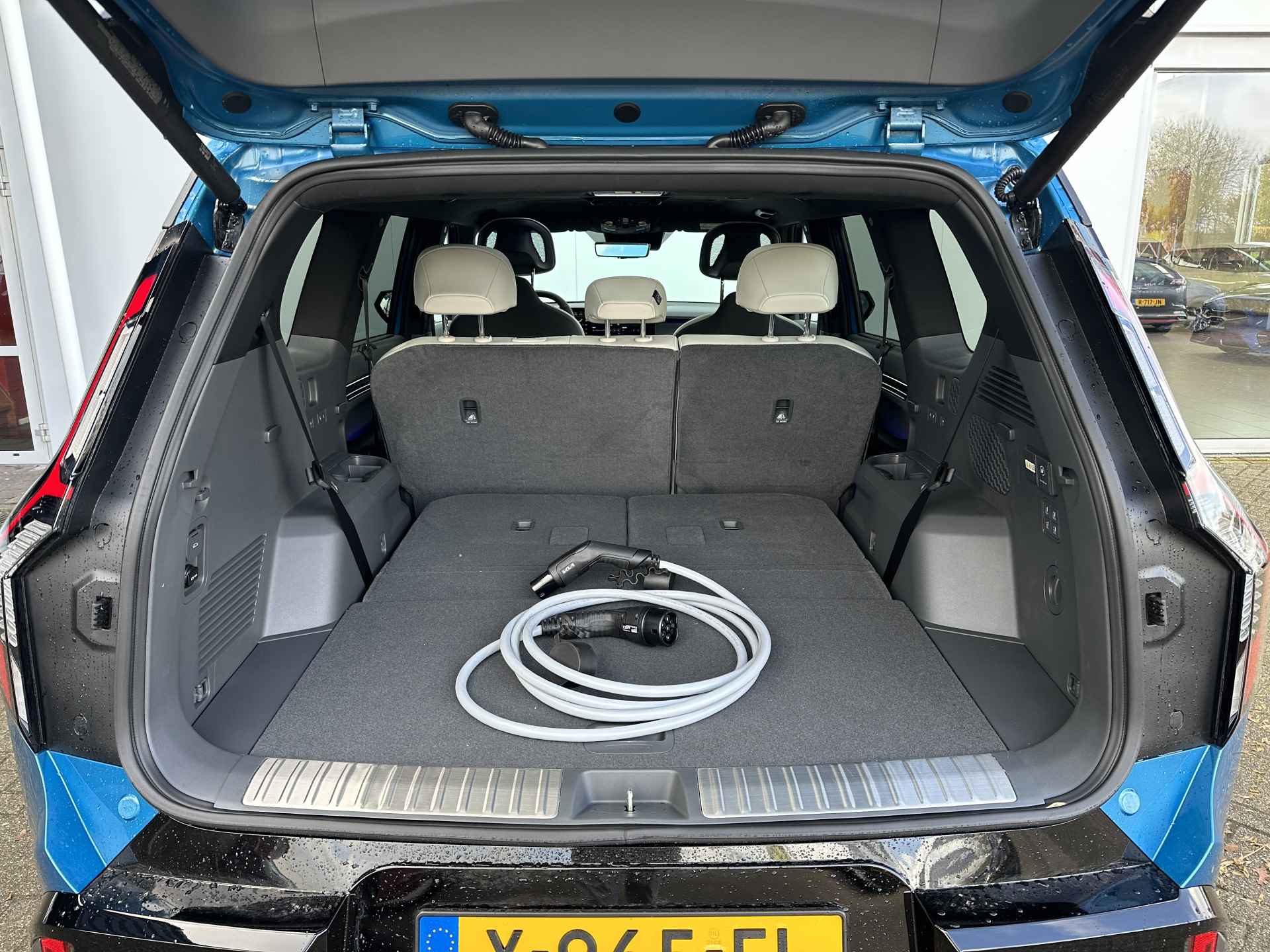 Kia EV9 Launch Edition GT-Line AWD 100 kWh - Uit voorraad leverbaar - Navigatiesysteem 12,3 inch scherm - Batterijverwarming - Digitale Key - Head-up display - Bi-directioneel laden & Slimladen (V2G/V2H) - Fabrieksgarantie Tot 2030 - 23/63