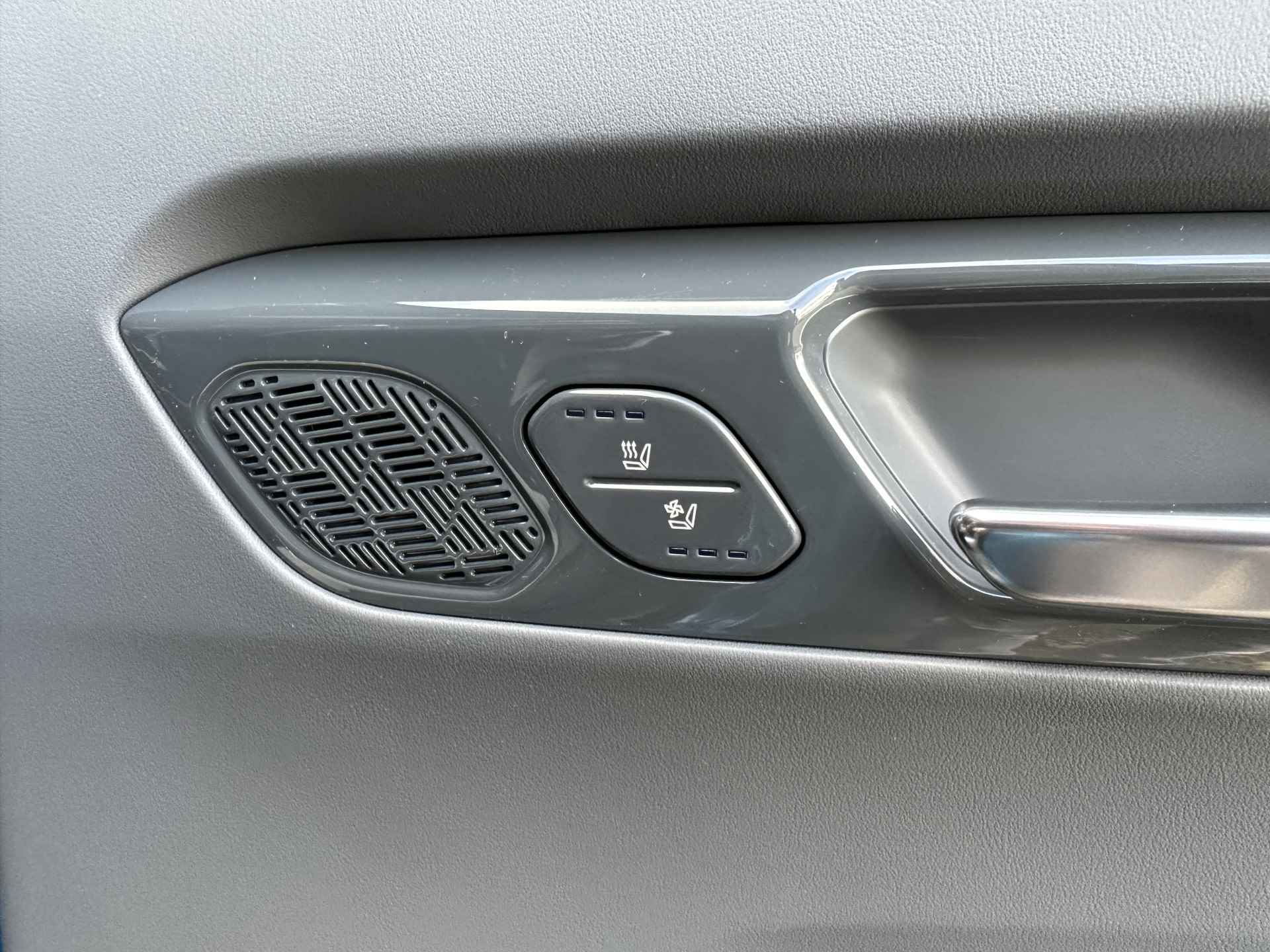 Kia EV9 Launch Edition GT-Line AWD 100 kWh - Uit voorraad leverbaar - Navigatiesysteem 12,3 inch scherm - Batterijverwarming - Digitale Key - Head-up display - Bi-directioneel laden & Slimladen (V2G/V2H) - Fabrieksgarantie Tot 2030 - 33/63