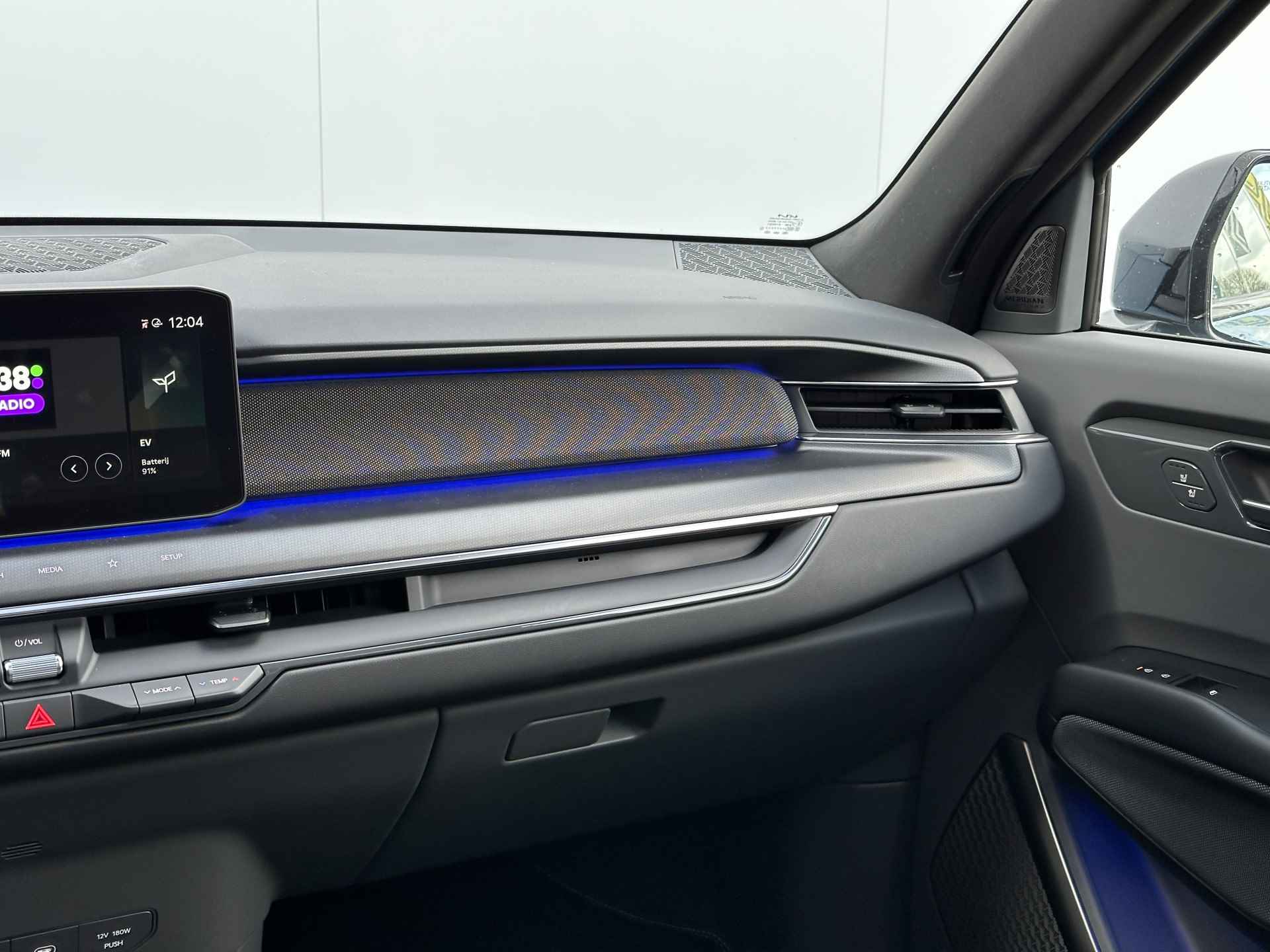 Kia EV9 Launch Edition GT-Line AWD 100 kWh - Uit voorraad leverbaar - Navigatiesysteem 12,3 inch scherm - Batterijverwarming - Digitale Key - Head-up display - Bi-directioneel laden & Slimladen (V2G/V2H) - Fabrieksgarantie Tot 2030 - 36/63
