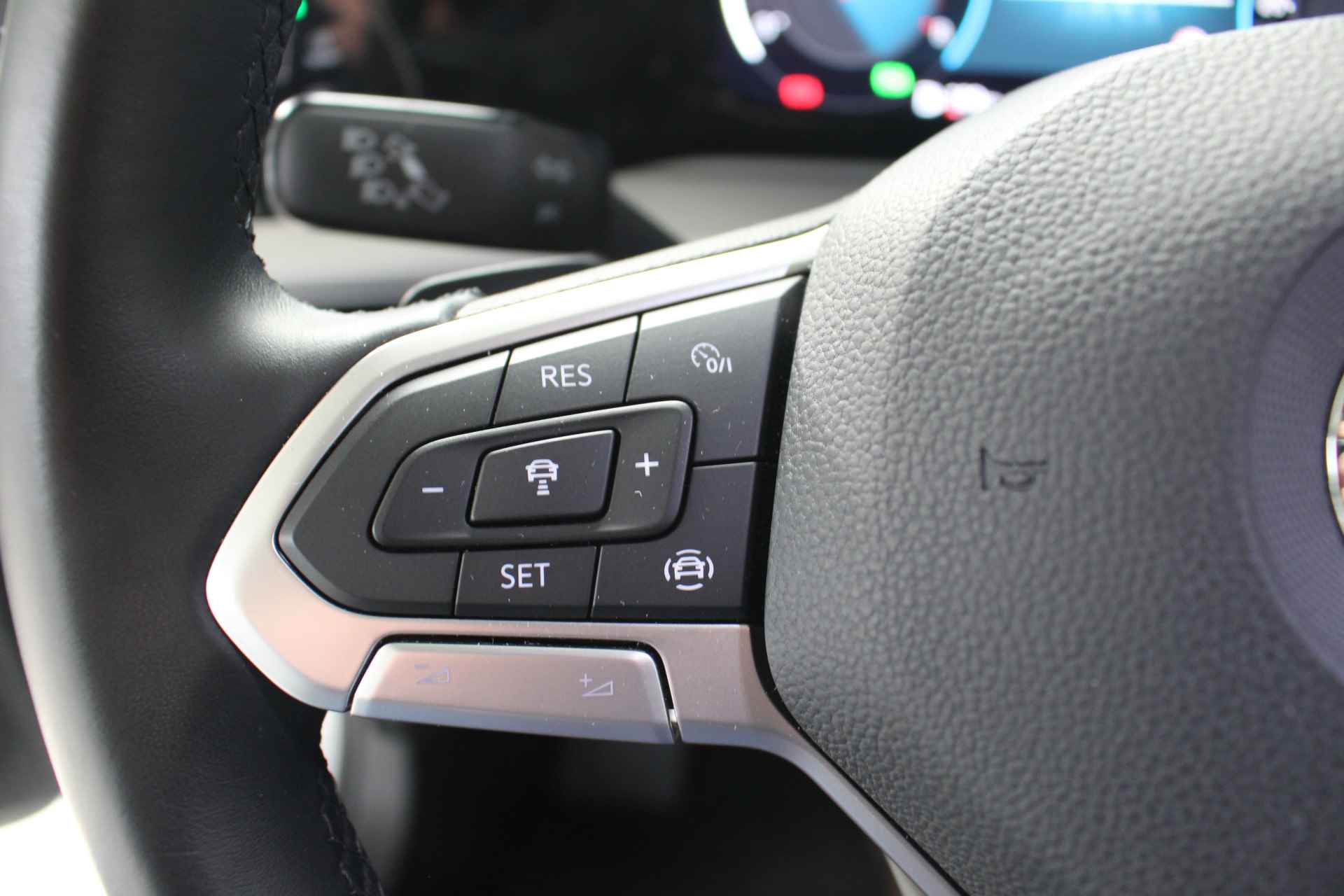 Volkswagen GOLF Variant 1.0 eTSI Life DSG Navigatie | Stuurwielverwarming | PDC | Lichtmetalen velgen | Climate Control . - 14/22