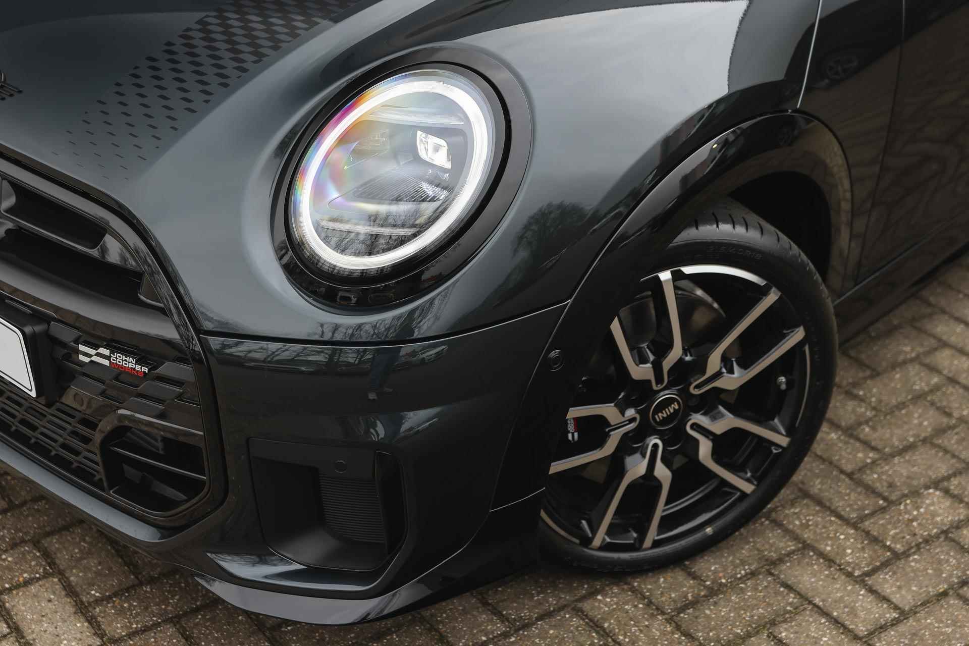 MINI Cabrio Cooper S Automaat / JCW / Pakket XL / 18" JCW Lap Spoke 2-tone - 32/34