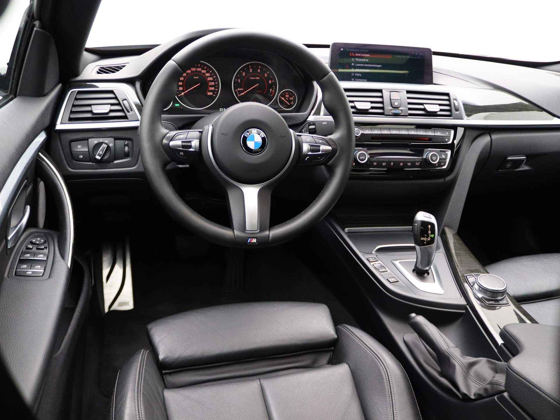 BMW 4 Serie Gran Coupé 418i / High Executive M Sportpakket / Schuifdak / Lederen Sportstoelen / Navigatie Prof. / 19" - 28/32
