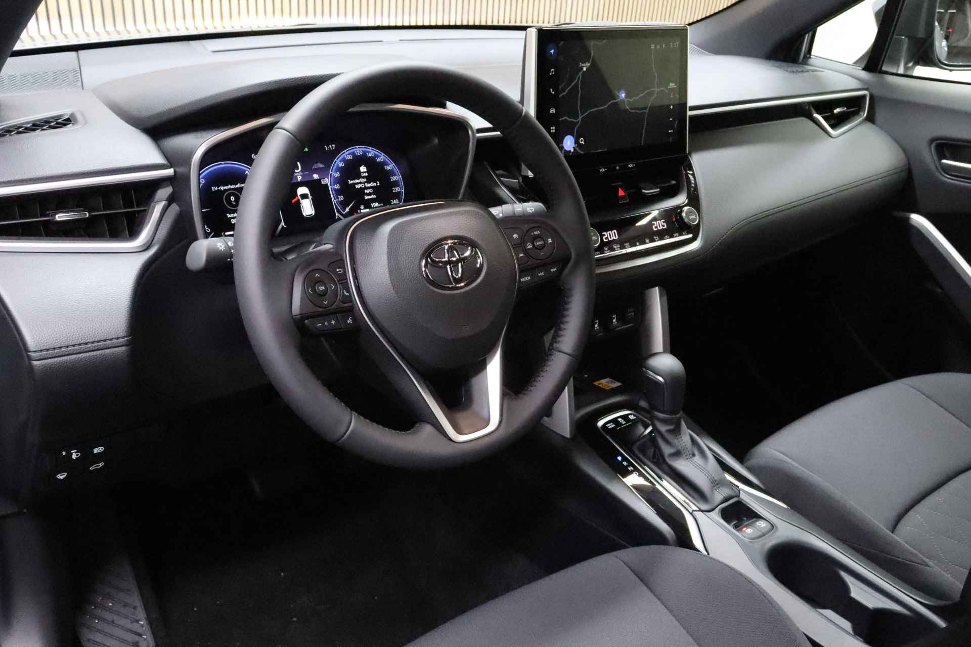 Toyota Corolla Cross Hybrid 200 Style | € 2.750,- Voorraad voordeel! | Nieuw uit voorraad leverbaar | Dodehoekdetectie | Parkeersensoren | Elek. bedienbare achterklep - 14/36