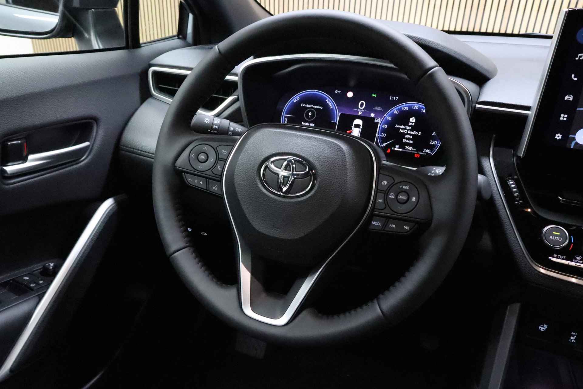 Toyota Corolla Cross Hybrid 200 Style | € 2.750,- Voorraad voordeel! | Nieuw uit voorraad leverbaar | Dodehoekdetectie | Parkeersensoren | Elek. bedienbare achterklep - 15/36