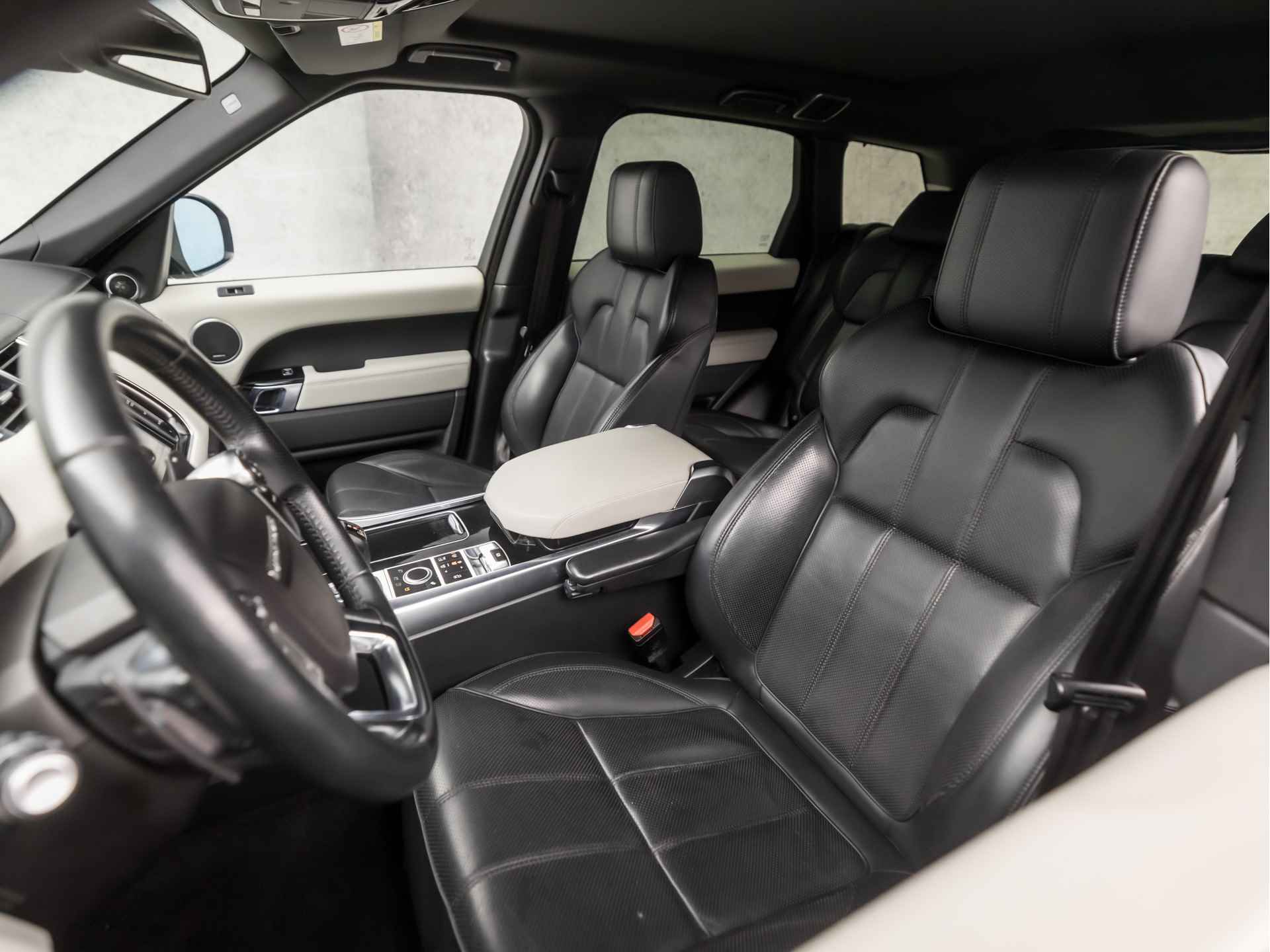 Land Rover Range Rover Sport 3.0 TdV6 S Automaat (NAVIGATIE, MERIDIAN AUDIO, CAMERA, STOELVERWARMING VOOR/ACHTER, ELEK SPORTSTOELEN, LEDER, KEYLESS, XENON, NIEUWSTAAT) - 14/41