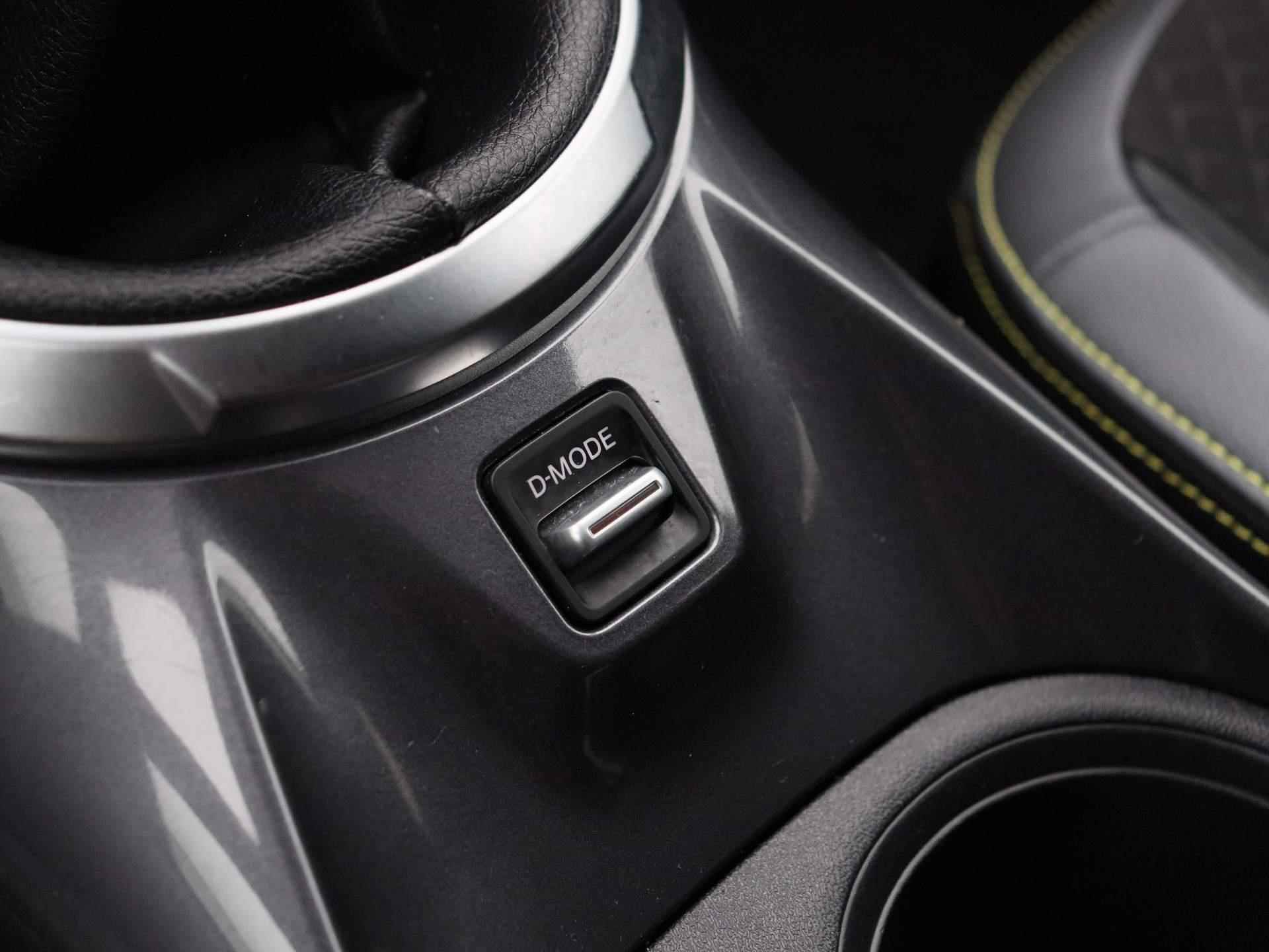 Nissan Juke 1.0 DIG-T Kiiro | 19" LMV | Camera | PDC Voor + Achter | Apple Carplay & Android Auto | Keyless | LED-Verlichting | Half-Lederen Bekleding | Climate Control - 25/38