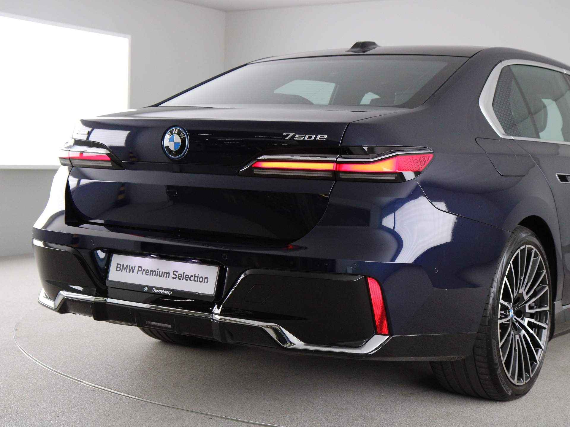 BMW 7 Serie 750e xDrive - 29/34