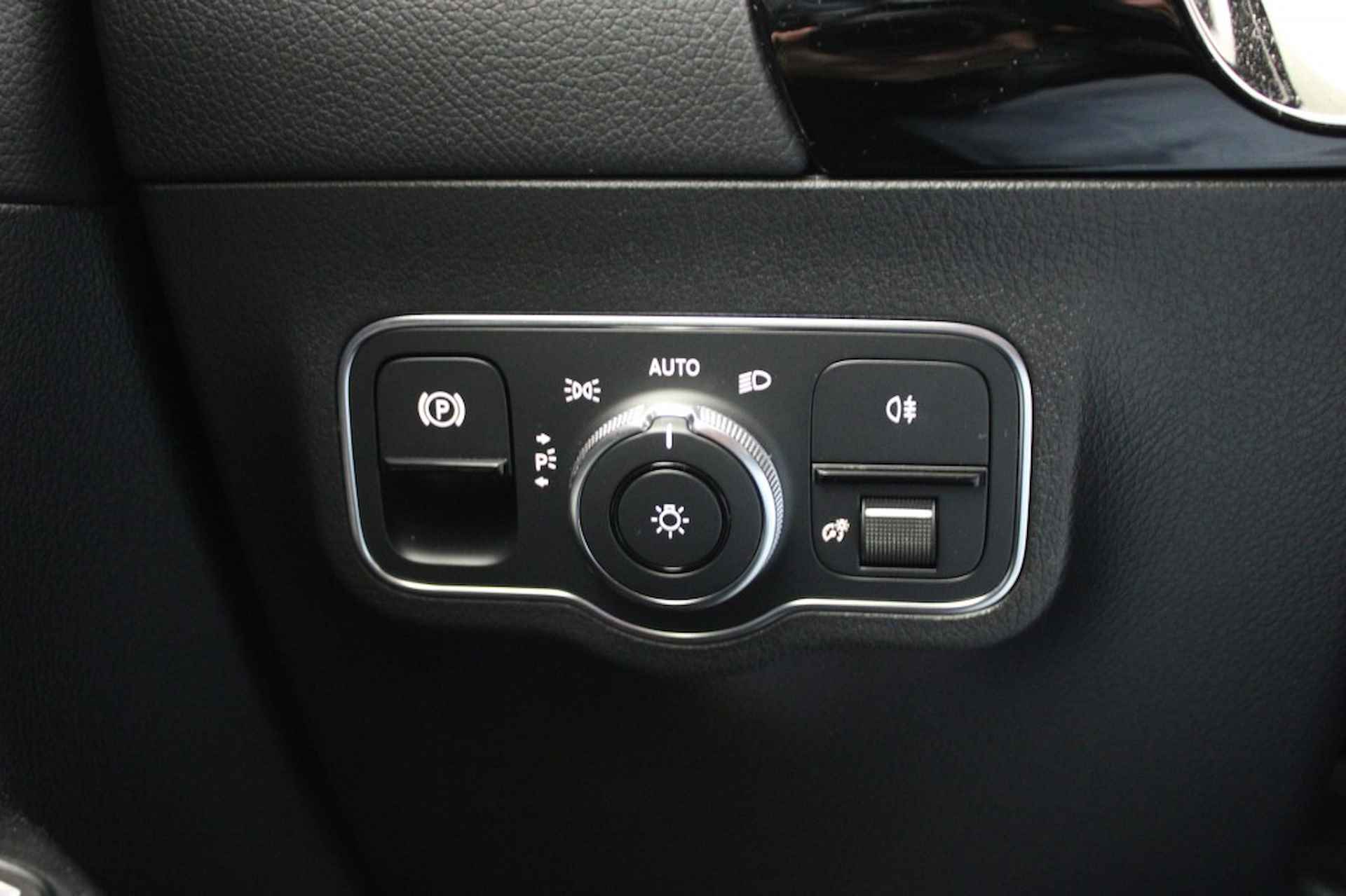 MERCEDES-BENZ B-klasse 180 Business Solution Luxury Automaat - Camera, Leer - 25/30