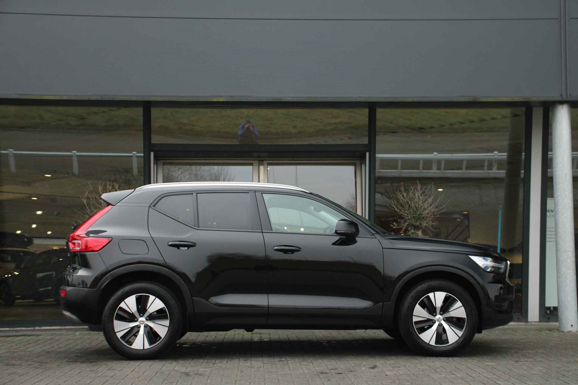 Volvo XC40 T3 Momentum Pro | Cruise Control | Parkeer-assistent | Stoelverwarming | 18-Inch | DAB | Getint Glas - 3/32