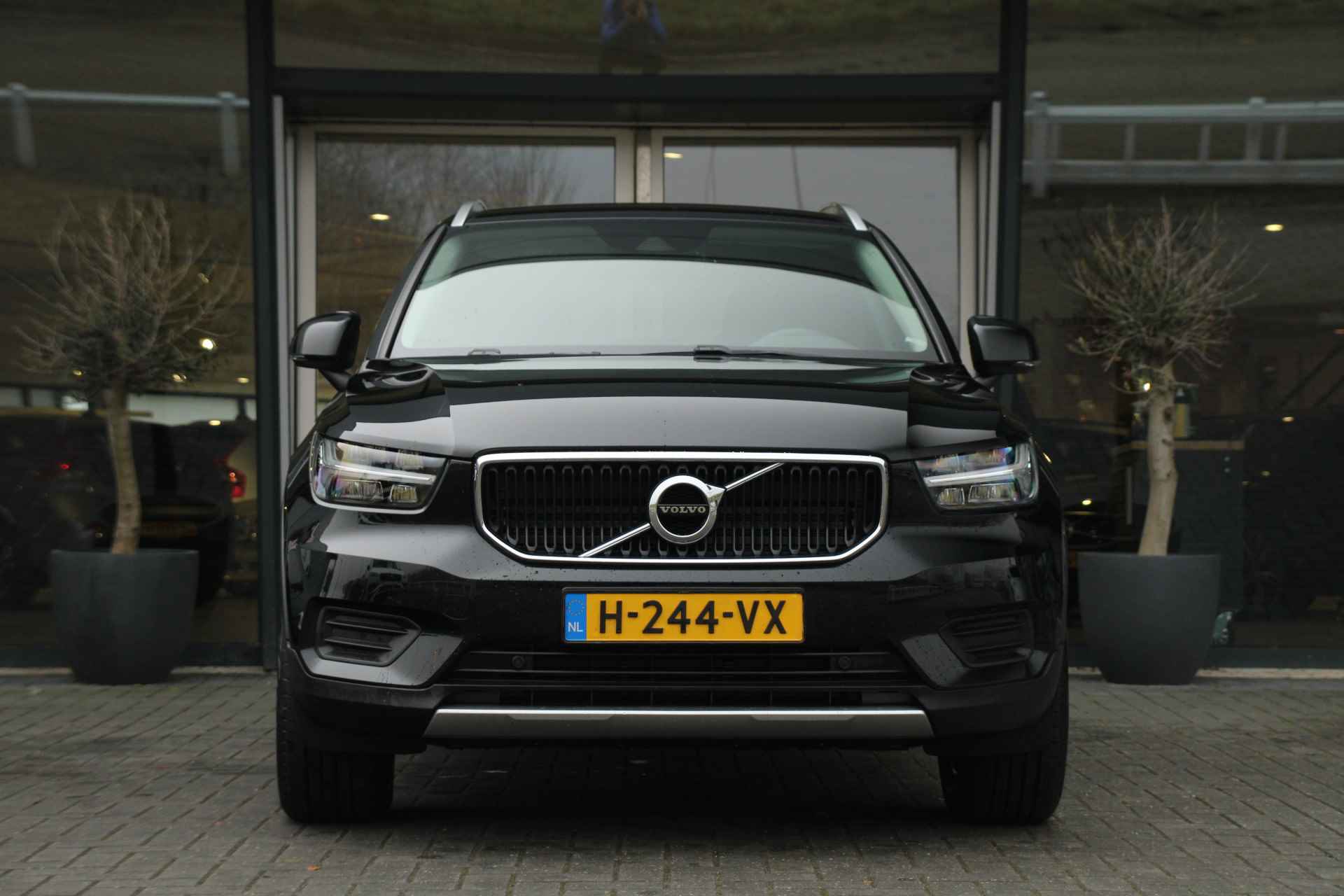 Volvo XC40 T3 Momentum Pro | Cruise Control | Parkeer-assistent | Stoelverwarming | 18-Inch | DAB | Getint Glas - 6/32