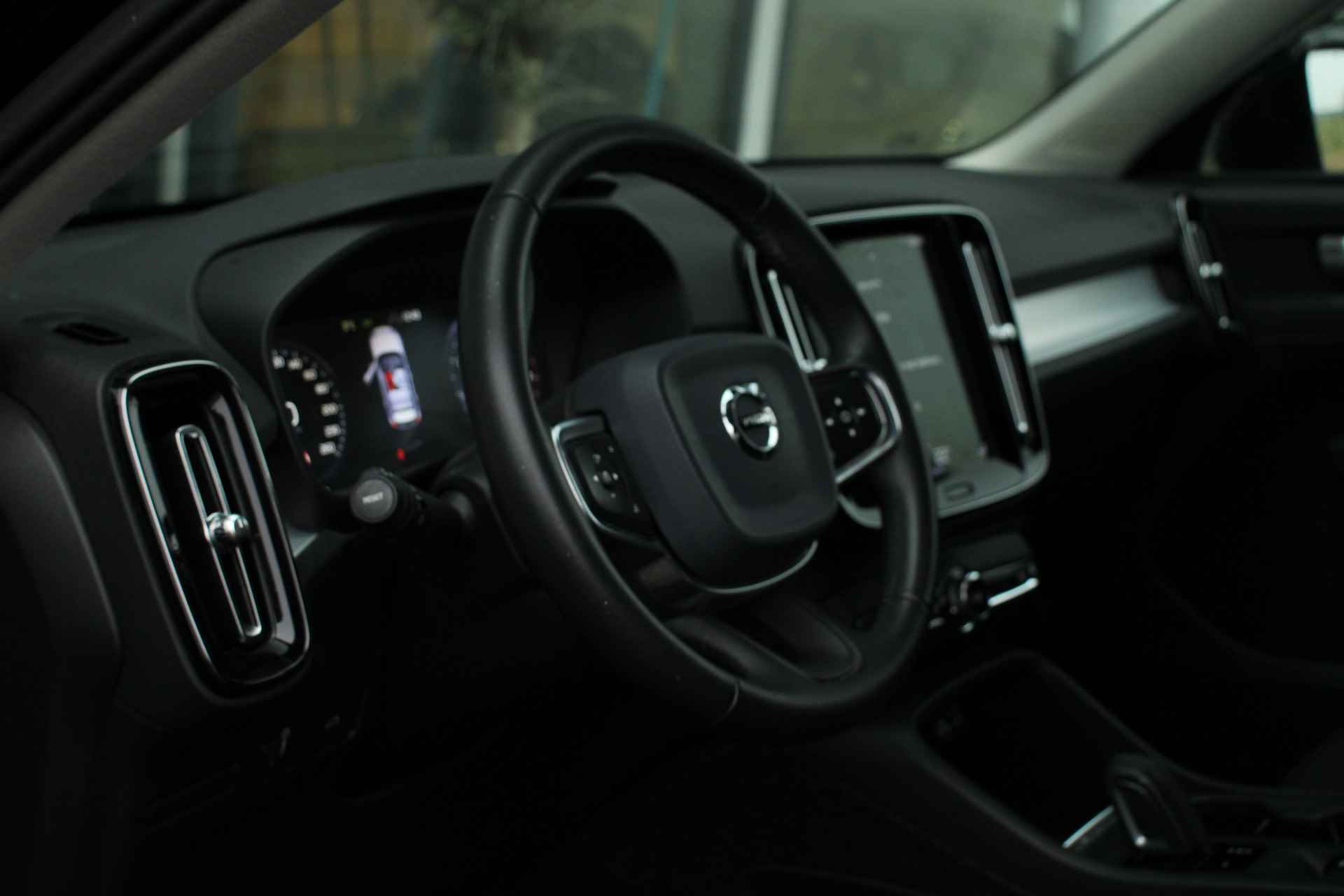 Volvo XC40 T3 Momentum Pro | Cruise Control | Parkeer-assistent | Stoelverwarming | 18-Inch | DAB | Getint Glas - 11/32