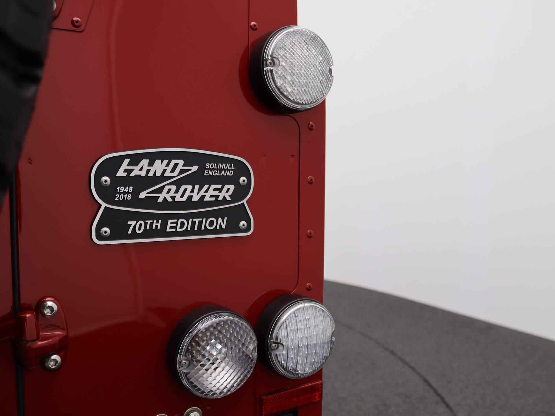 Land Rover Defender Works V8 70th Jubileum Uniek ! | 7-zits | Land Rover Classic original Rebuild | 302 kw/395 Pk - 47/55