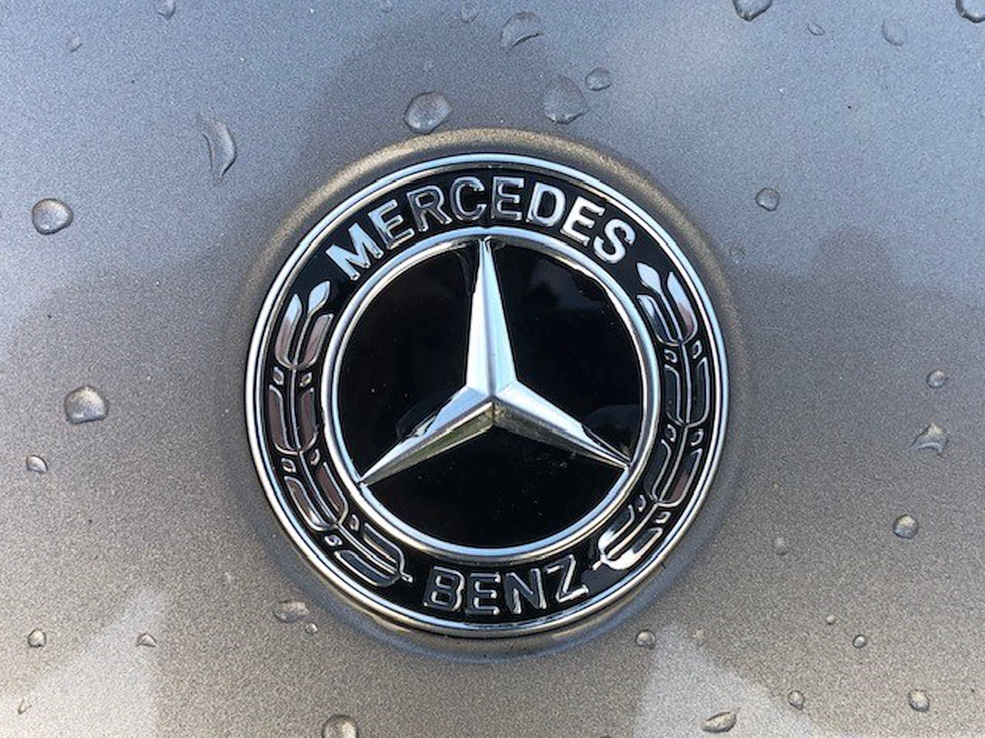Mercedes-Benz B-Klasse 200 PROGRESSIVE AUTOMAAT, 9.000KM!!! MBUX NAVIGATIE WIDESCREEN, APPLE CARPLAY, AUGMENTED REALITY, DAB RADIO, STOELVERWARMING, DODEHOEK+SPOORASSIST, AFNEEMBARE TREKHAAK, PARKEERHULP VOOR/ACHTER, ACHTERUITRIJCAMERA, ELEC. ACHTERKLEP, LED-LICHT, 17"L/M-VELGEN, ENZ. ENZ. - 213/253