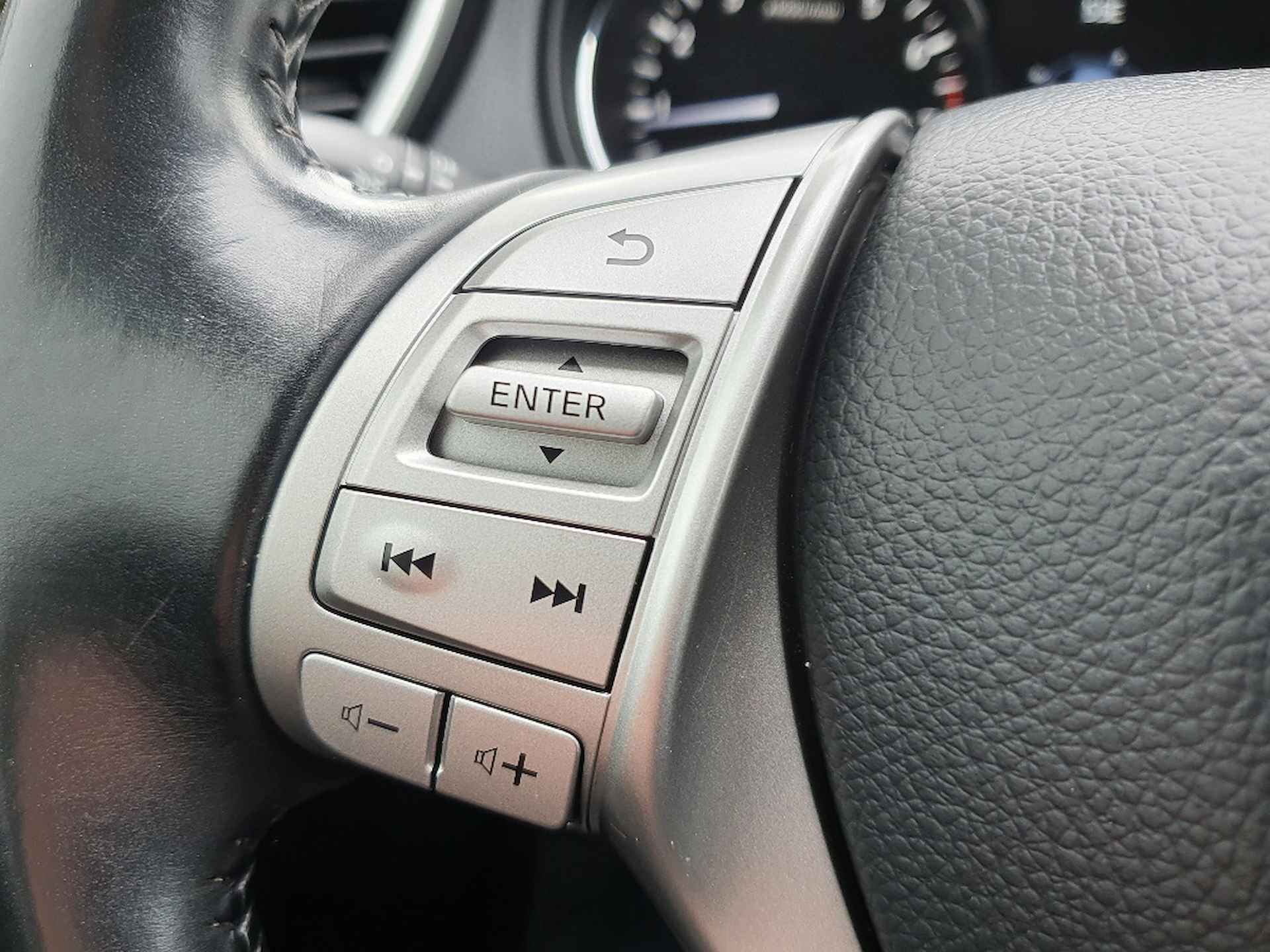 Nissan QASHQAI 1.2 Connect Edition Navigatie, Climate Control, Cruise Control, 360 Camera, Parkeersensoren, 18"Lm - 12/18
