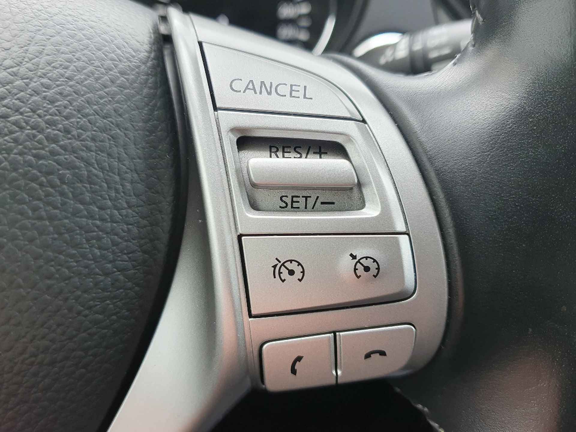 Nissan QASHQAI 1.2 Connect Edition Navigatie, Climate Control, Cruise Control, 360 Camera, Parkeersensoren, 18"Lm - 13/18