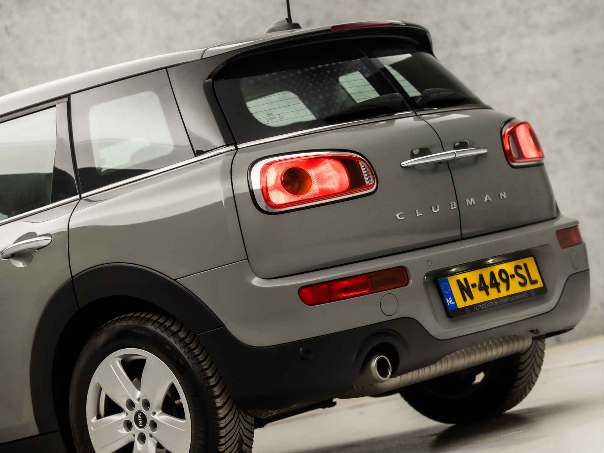 MINI Clubman 1.5 Luxury Automaat (SCHERM, BLUETOOTH, CRUISE, SPORTSTOELEN, PARKEERSENSOREN, NIEUWSTAAT) - 13/32