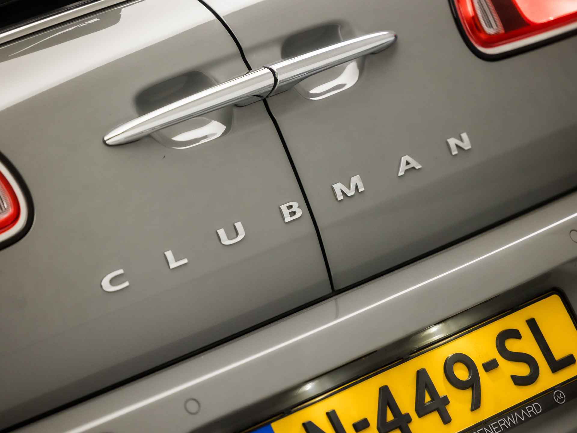 MINI Clubman 1.5 Luxury Automaat (SCHERM, BLUETOOTH, CRUISE, SPORTSTOELEN, PARKEERSENSOREN, NIEUWSTAAT) - 26/32