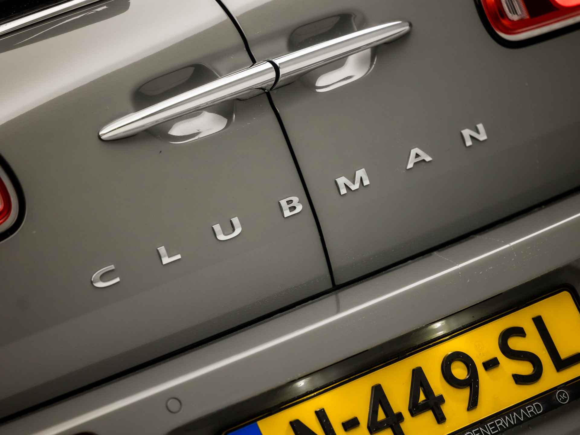 MINI Clubman 1.5 Sport Automaat (SCHERM, BLUETOOTH, CRUISE CONTROL, SPORTSTOELEN, PARKEERSENSOREN, NIEUWE APK, NIEUWSTAAT) - 25/30