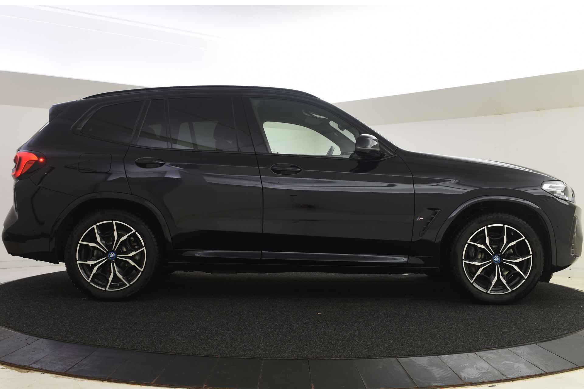 BMW X3 xDrive30e High Executive M Sport Automaat / Panoramadak / Sportstoelen / Stoelverwarming / LED / Parking Assistant / Active Cruise Control / Live Cockpit Professional - 12/37