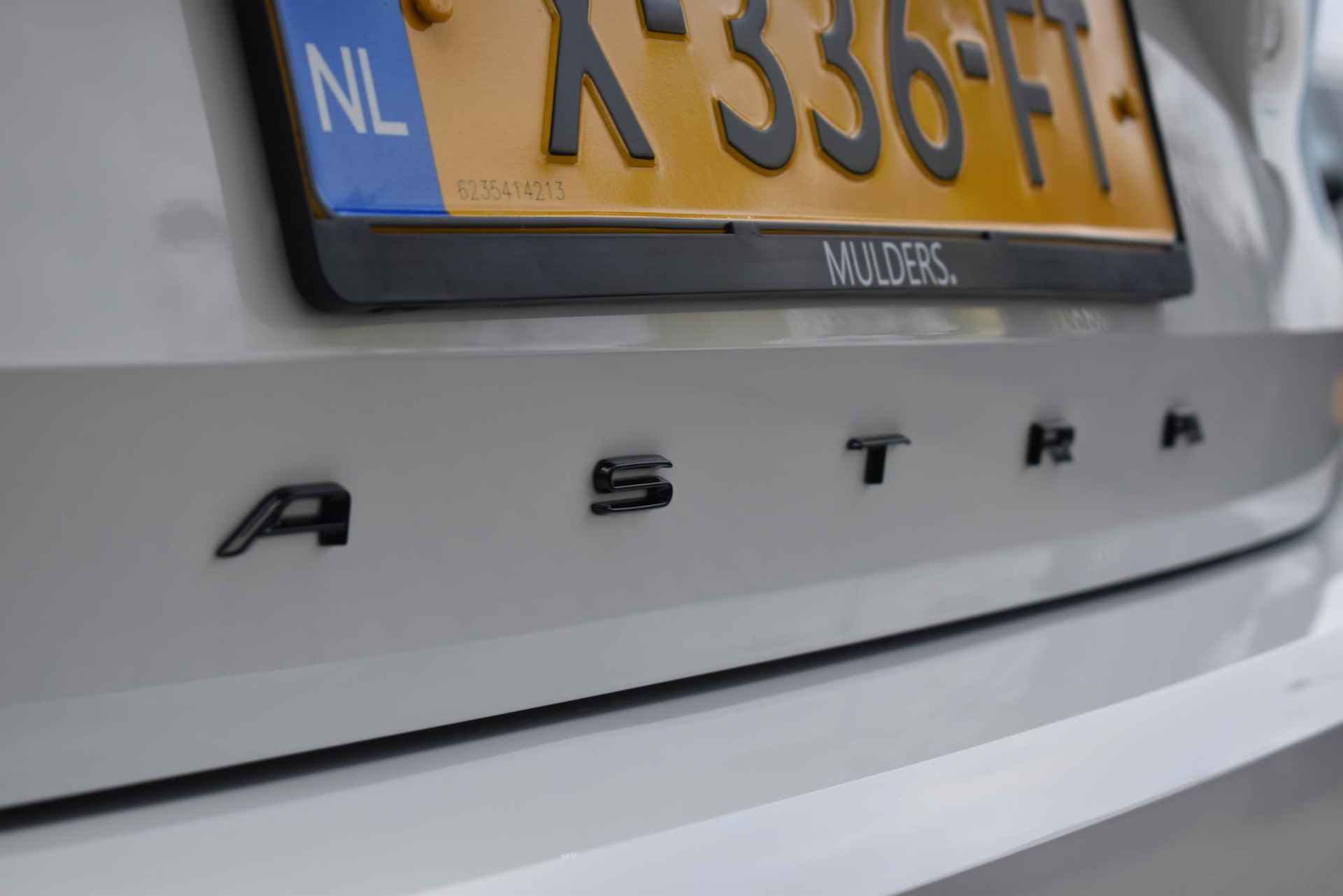 Opel Astra Sports Tourer 1.2 Turbo 130 pk GS Automaat / led / camera v+a / navi - 23/42