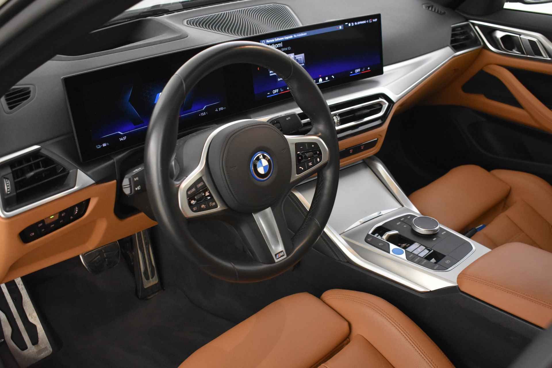 BMW i4 eDrive40 High Executive M Sport / Schuif-kanteldak / Trekhaak / M Sportstoelen / Parking Assistant / Live Cockpit Professional / Stoelverwarming - 11/34