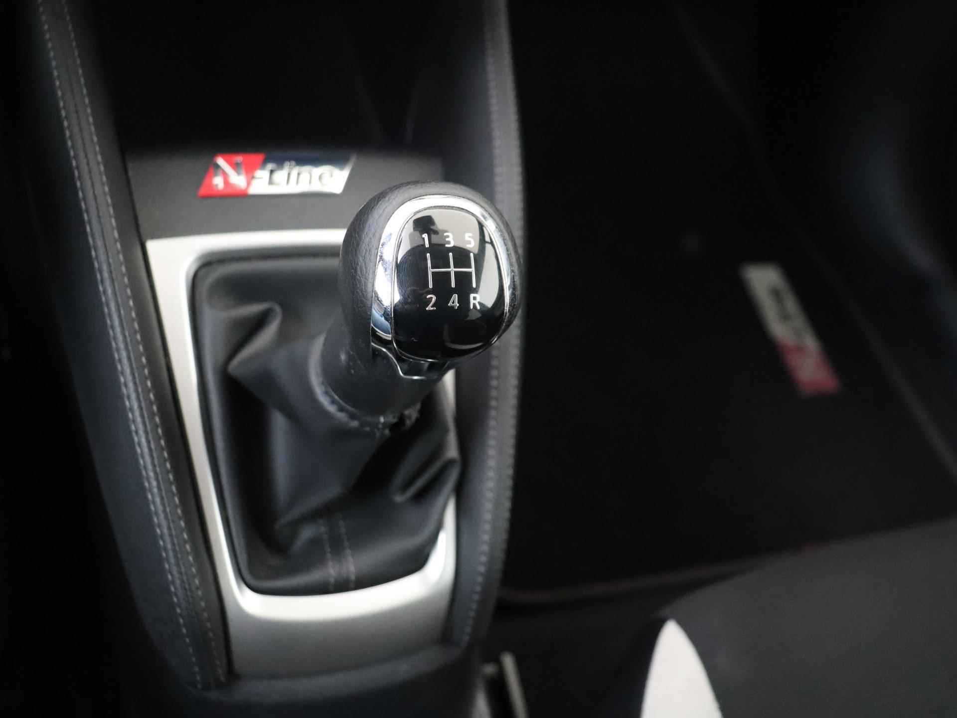 Nissan Micra 0.9 - 90PK IG-T N-Line Sport | Navigatie | Camera | Cruise Control | Climate Control  | Parkeersensoren | Licht & Regen Sensor | LED Dagrijverlichting | Bluetooth Audio/Telefoon | Electrische Ramen | Centrale Deurvergrendeling | 17 inch Velgen | - 15/24