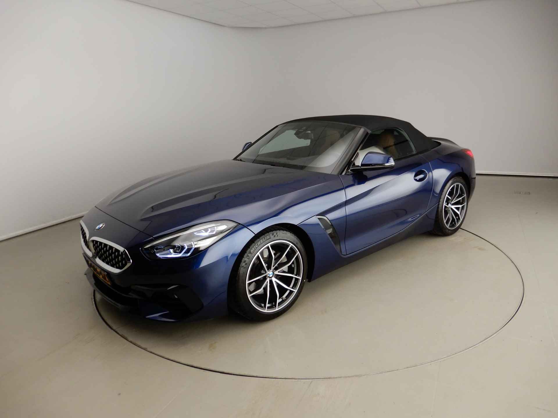 BMW Z4 Roadster sDrive20i | Handbak !! | LED | Leder | Navigatie | Sportstoelen | Chrome line | DAB | Harman-kardon sound | Alu 18 inch - 32/36