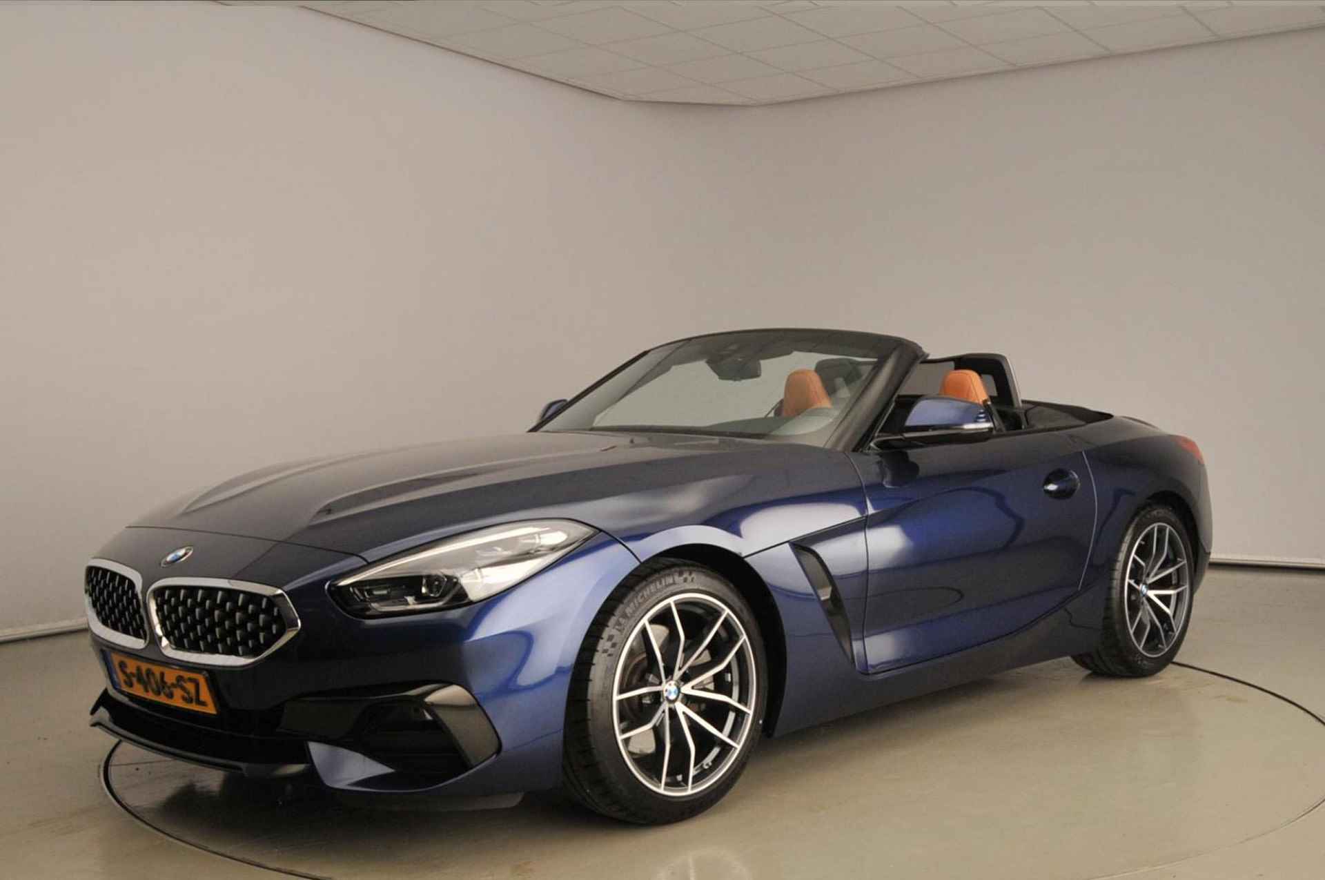 BMW Z4 Roadster sDrive20i | Handbak !! | LED | Leder | Navigatie | Sportstoelen | Chrome line | DAB | Harman-kardon sound | Alu 18 inch - 36/36