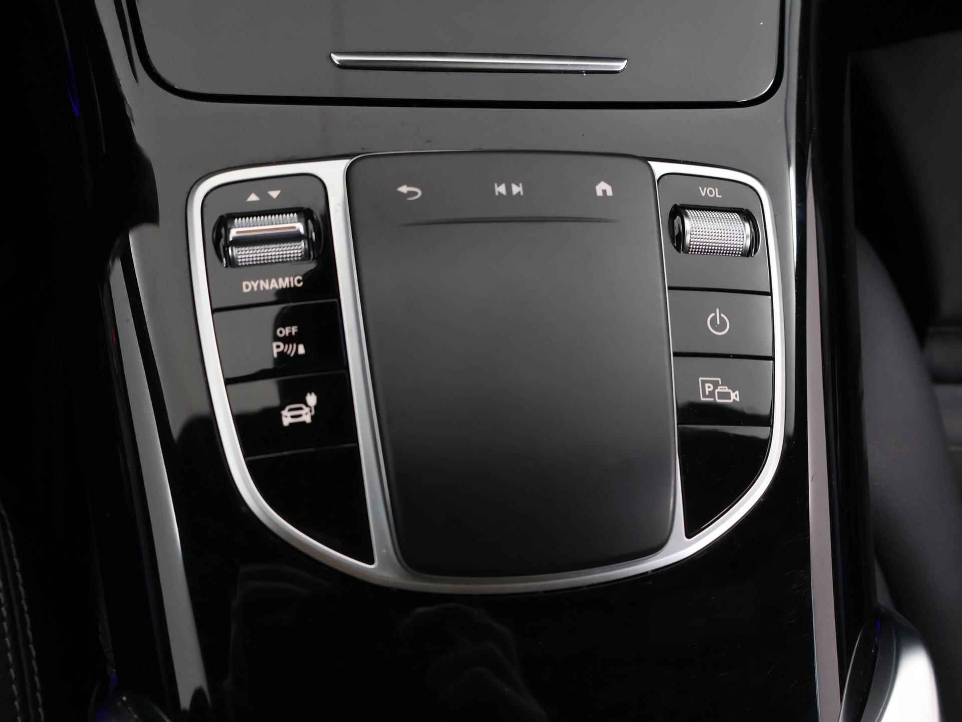 Mercedes-Benz EQC 400 4MATIC AMG 80 kWh | Burmester | Schuifdak | Trekhaak | Memory | Head up Display | - 32/52