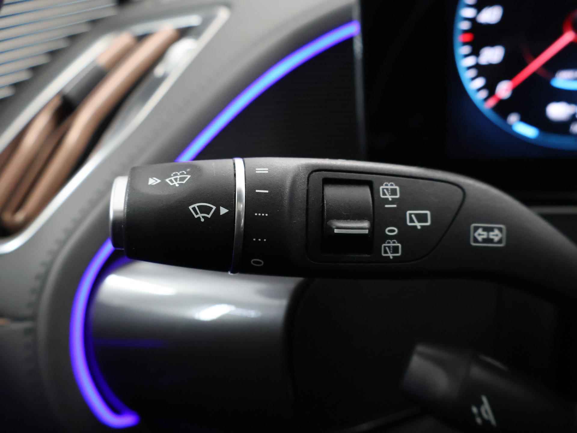 Mercedes-Benz EQC 400 4MATIC AMG 80 kWh | Burmester | Schuifdak | Trekhaak | Memory | Head up Display | - 38/52