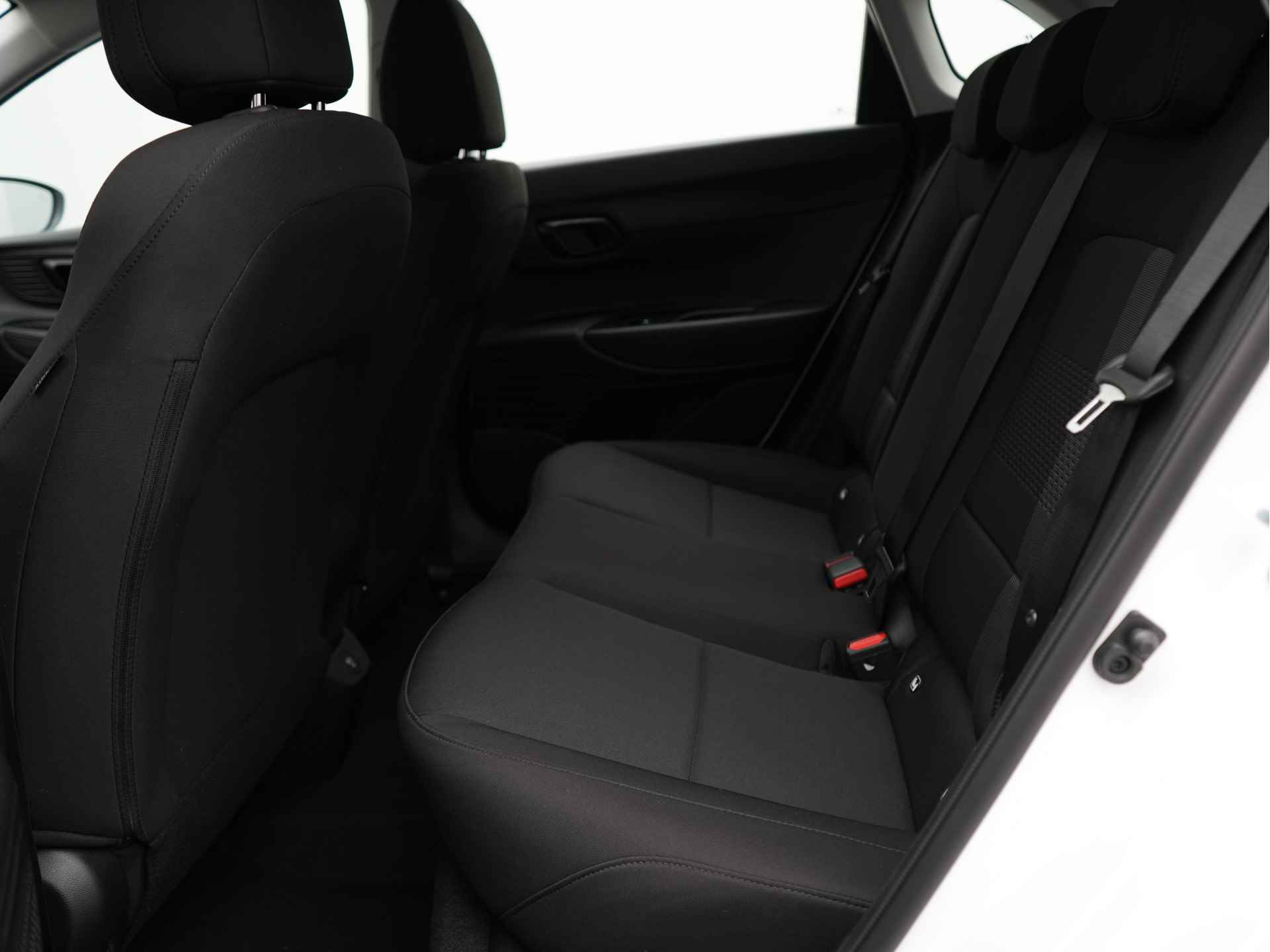 Hyundai i20 1.0 T-GDI Comfort Smart Met Navigatie, Airconditioning en Lichtmetalen velgen Uit voorraad leverbaar - 18/33