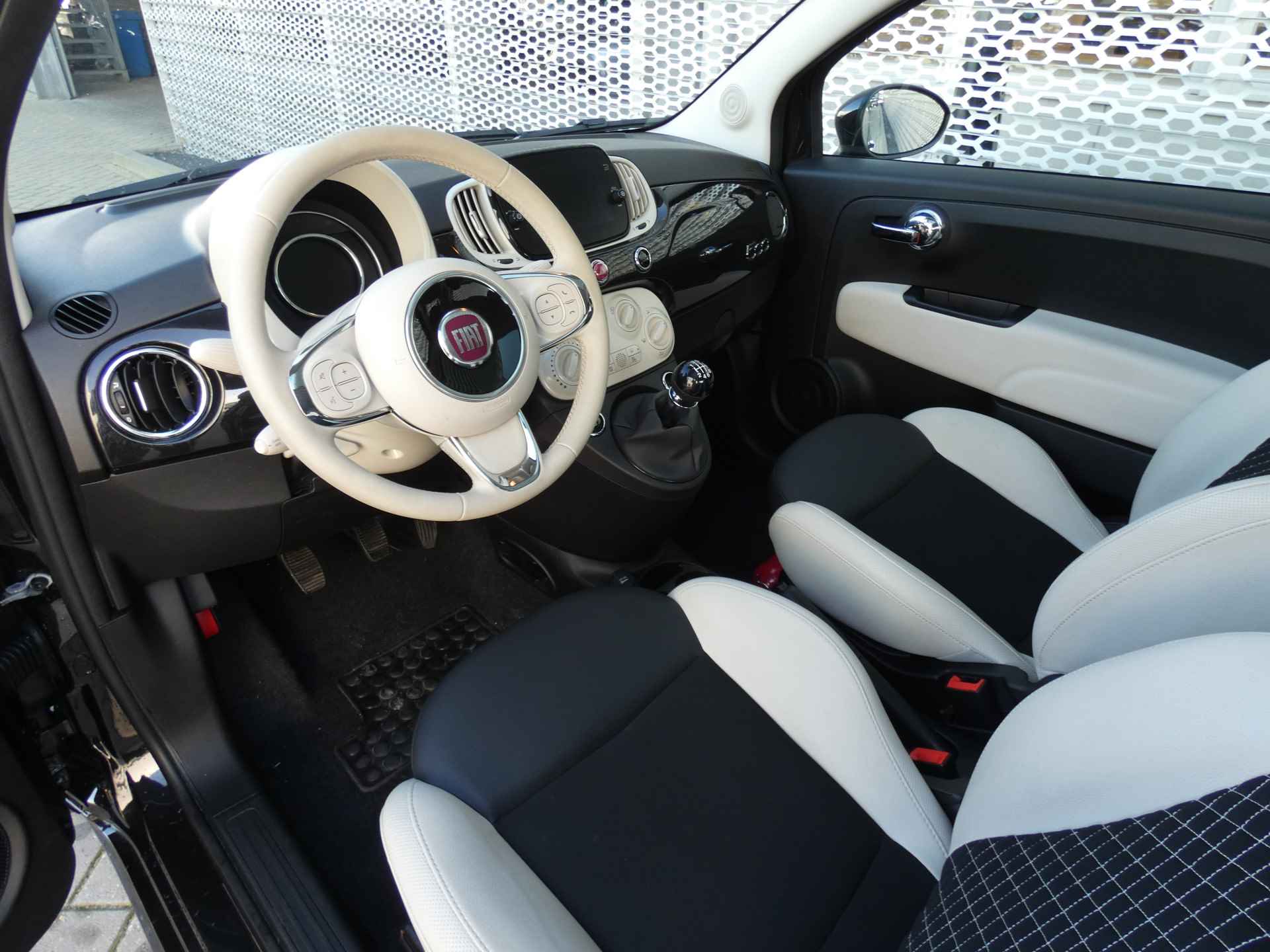 Fiat 500 1.0 Hybrid Dolcevita Navigatie | Parkeerhulp | Cruise Control - 8/28