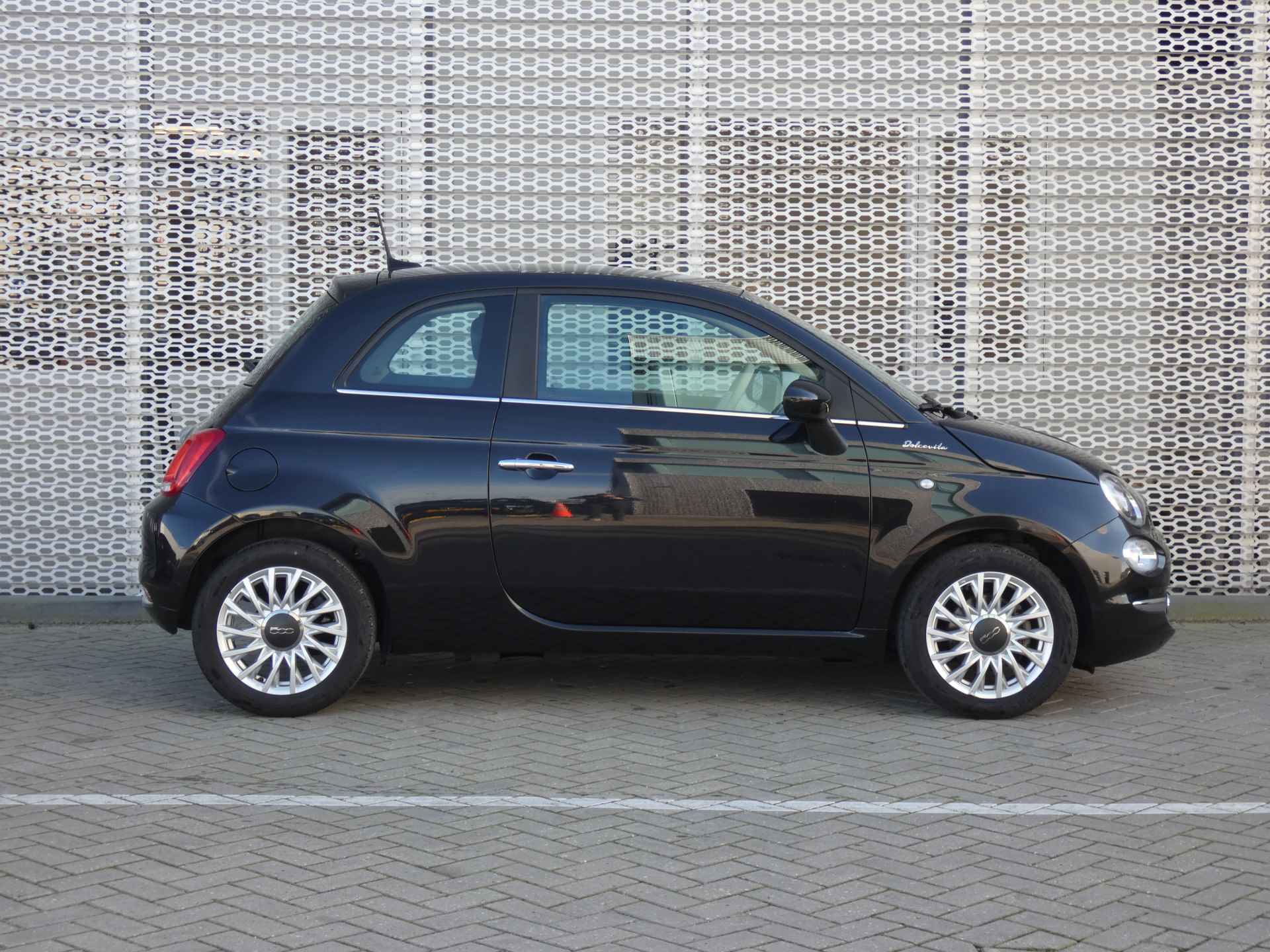 Fiat 500 1.0 Hybrid Dolcevita Navigatie | Parkeerhulp | Cruise Control - 24/28