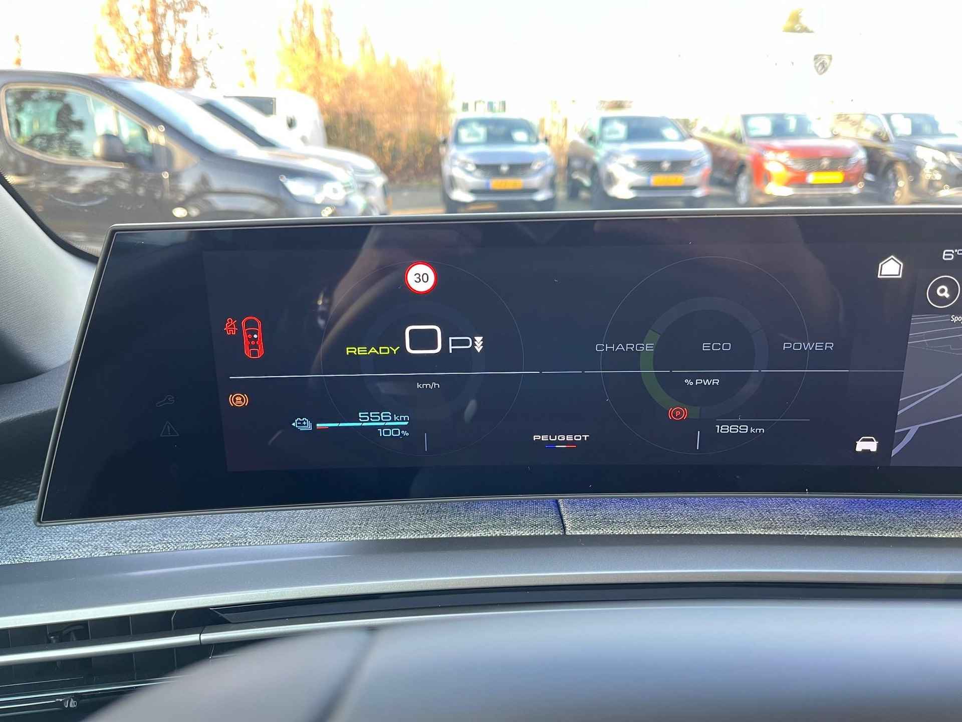 Peugeot e-3008 Allure Avantage 73 kWh | Leder | Stoel en stuurverwarming | Adaptieve cruise control | Navigatie | Warmtepomp - 29/40