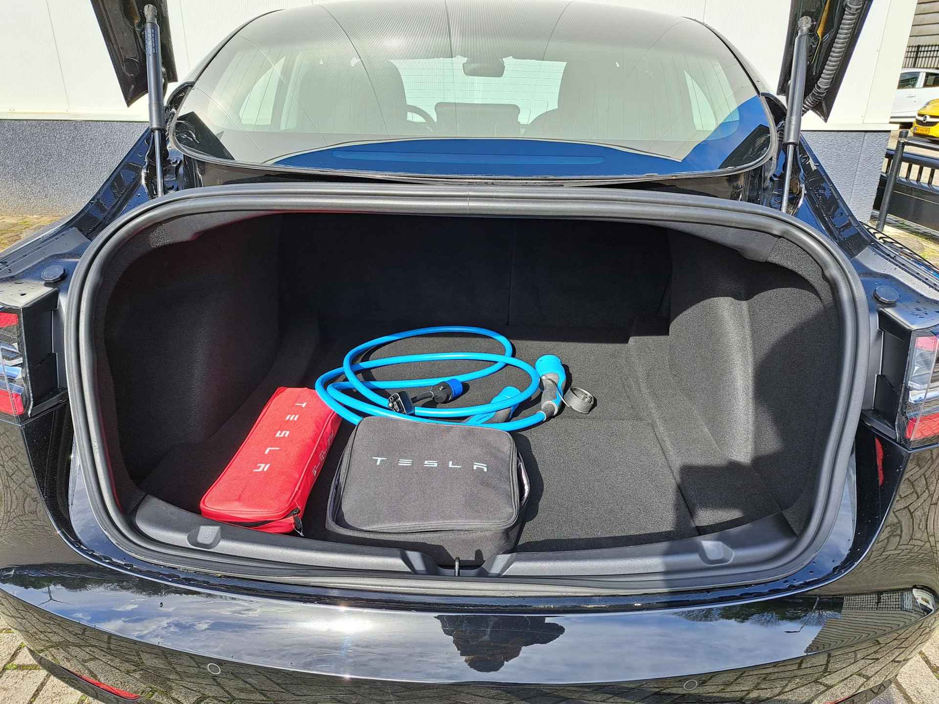 Tesla Model 3 Long Range 75 kWh Achteruitrijcamera | Stoelverwarming | Elektrische stoelen | Navigatie - 18/24