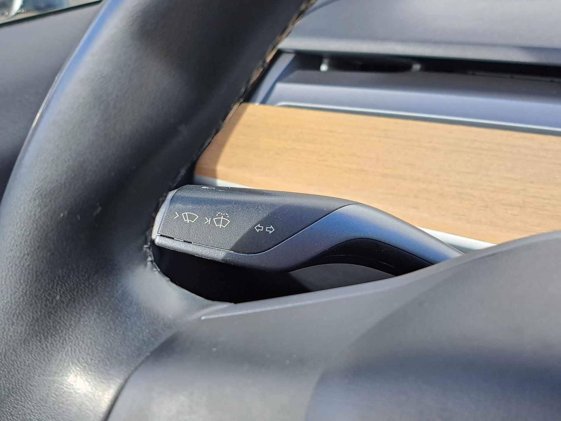 Tesla Model 3 Long Range 75 kWh Achteruitrijcamera | Stoelverwarming | Elektrische stoelen | Navigatie - 20/24