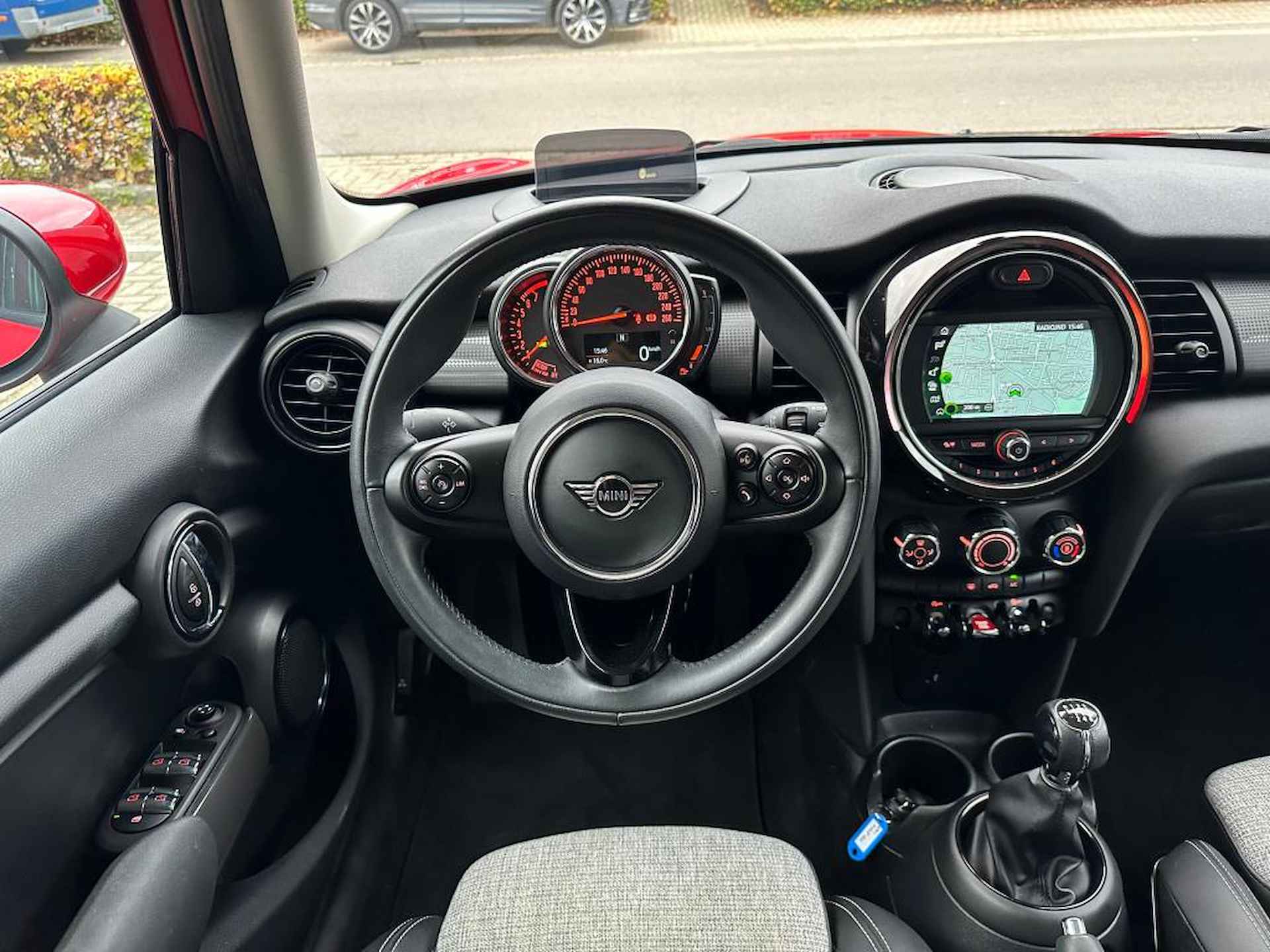 Mini 1.5 Cooper Navi, Cruise, PDC, HUD, NL-Auto - 8/15