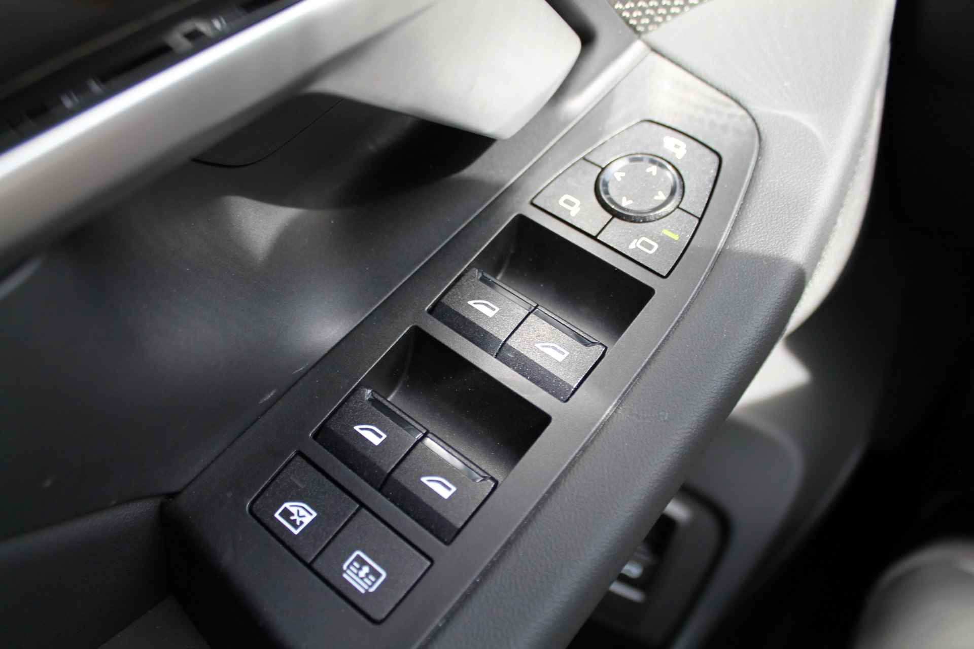 BMW 5 Serie 530e High Executive M Sport Automaat / Panoramadak / Trekhaak / Stoelventilatie / Stoelverwarming / Adaptieve LED / Harman Kardon / Parking Assistant Plus / Live Cockpit Professional - 21/23